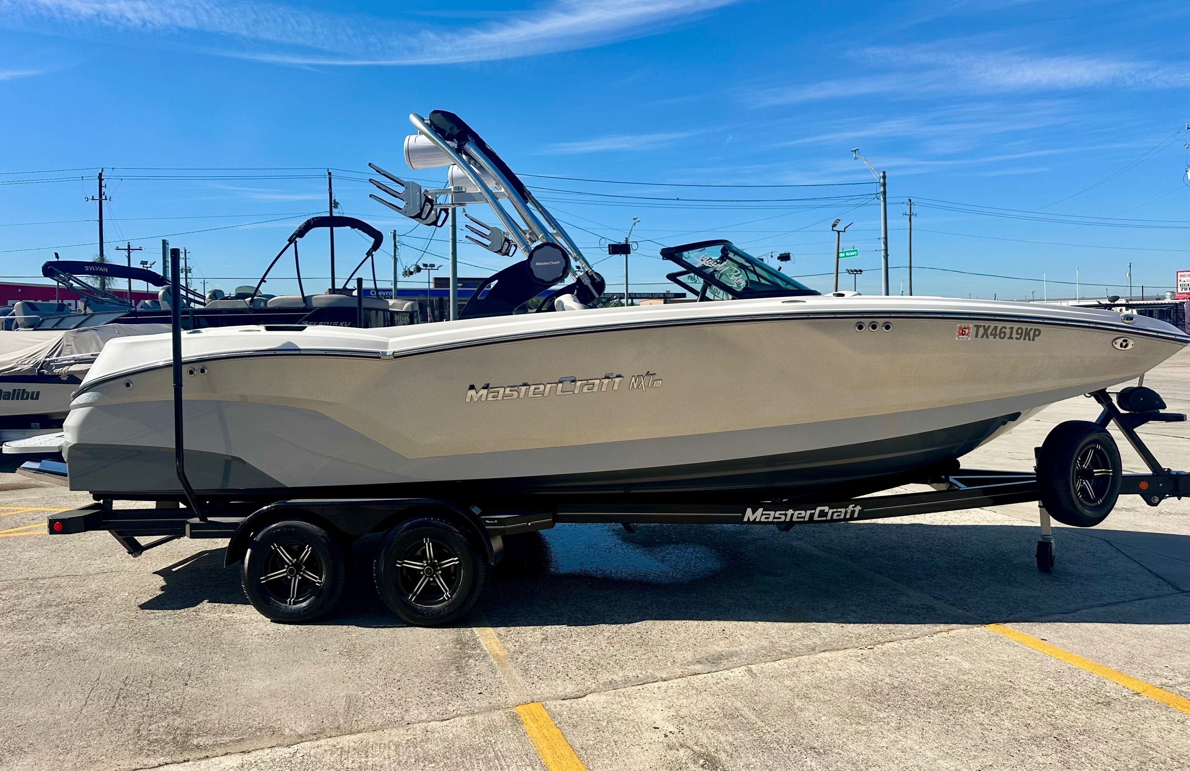 2022 MasterCraft NXT24 - 2