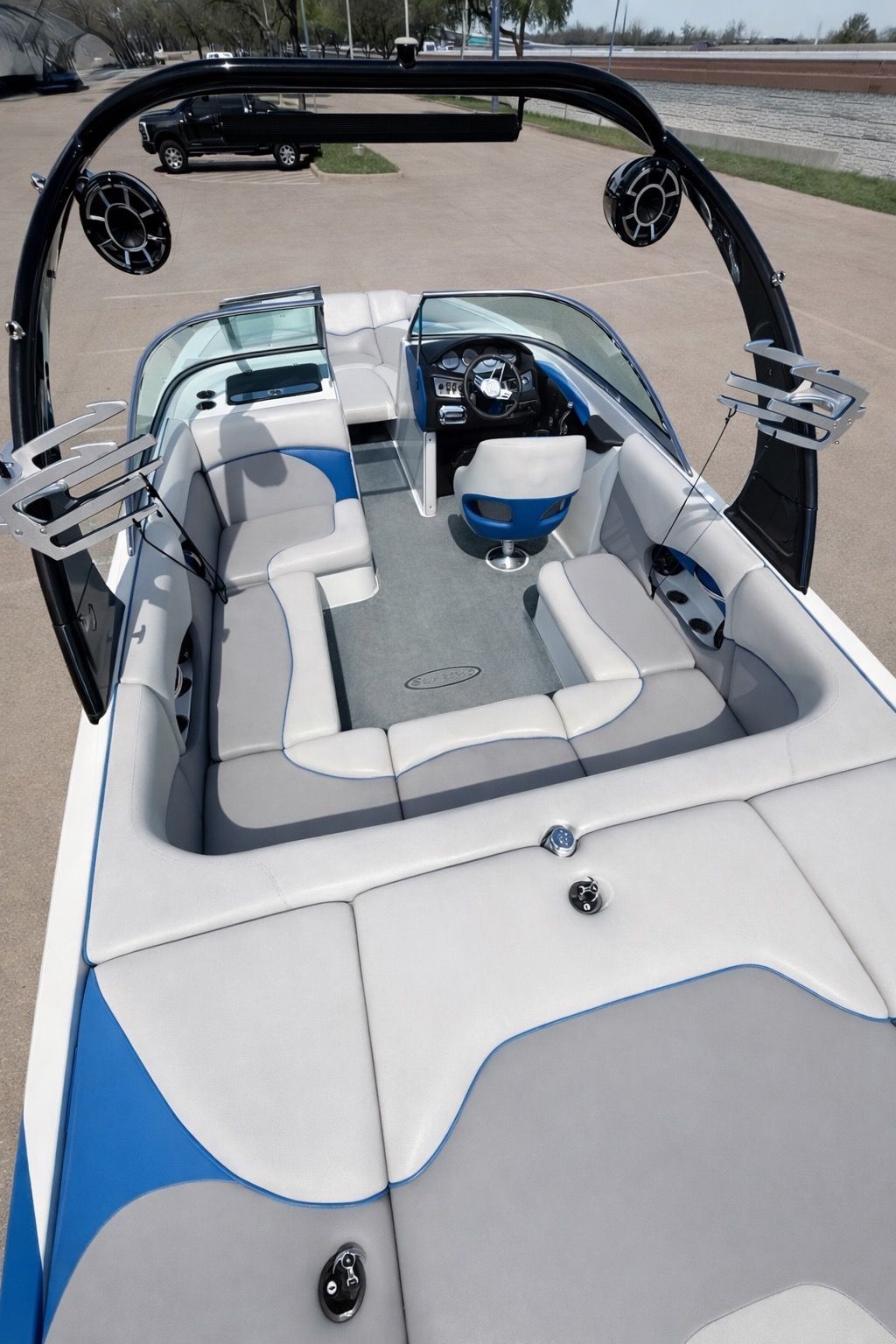 2011 Supreme V226 - 3