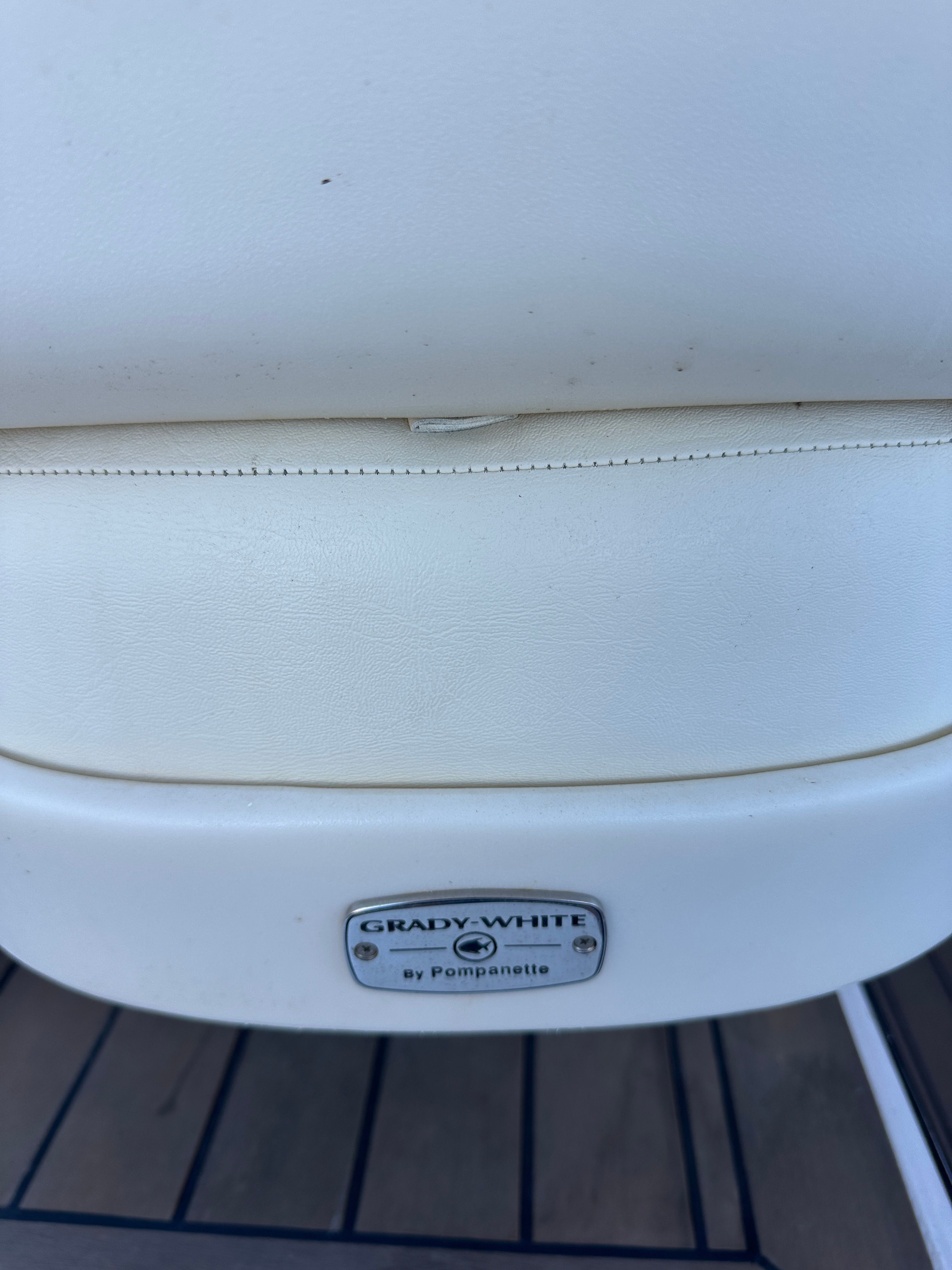 1997 Grady-White Marlin 300 - 12