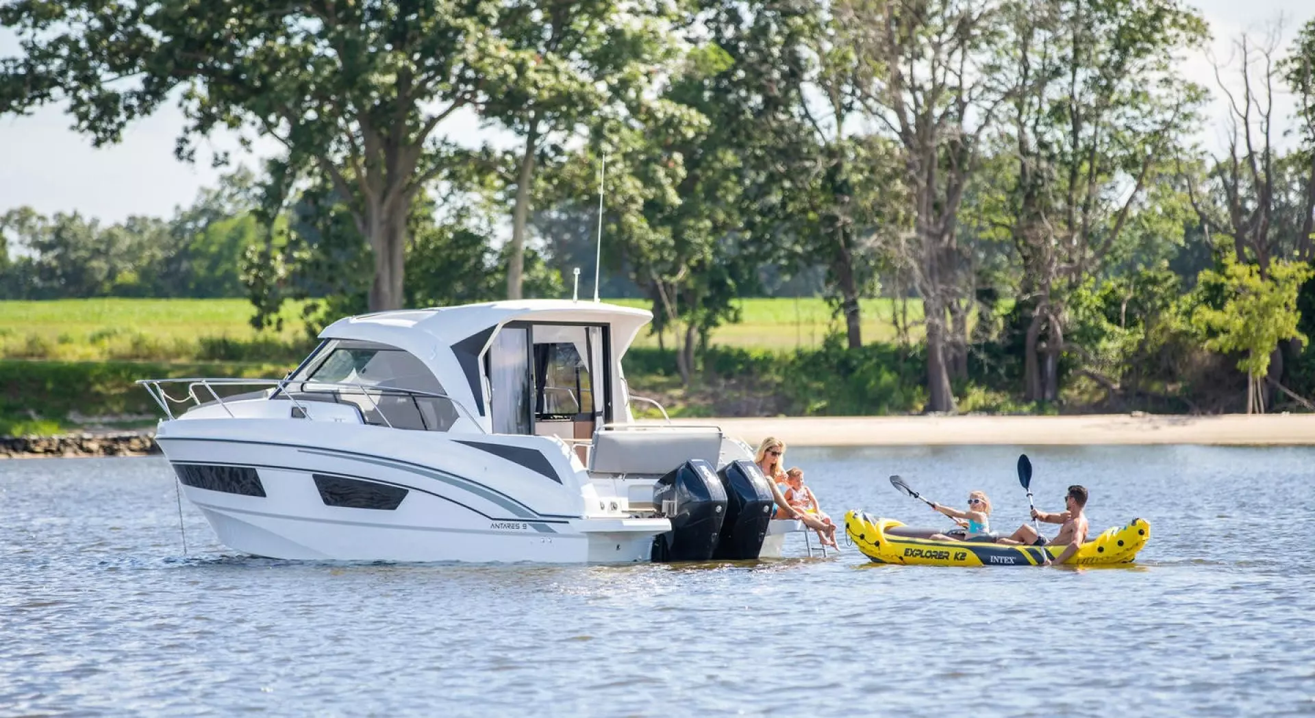 2025 Beneteau Antares 9 - Image 6