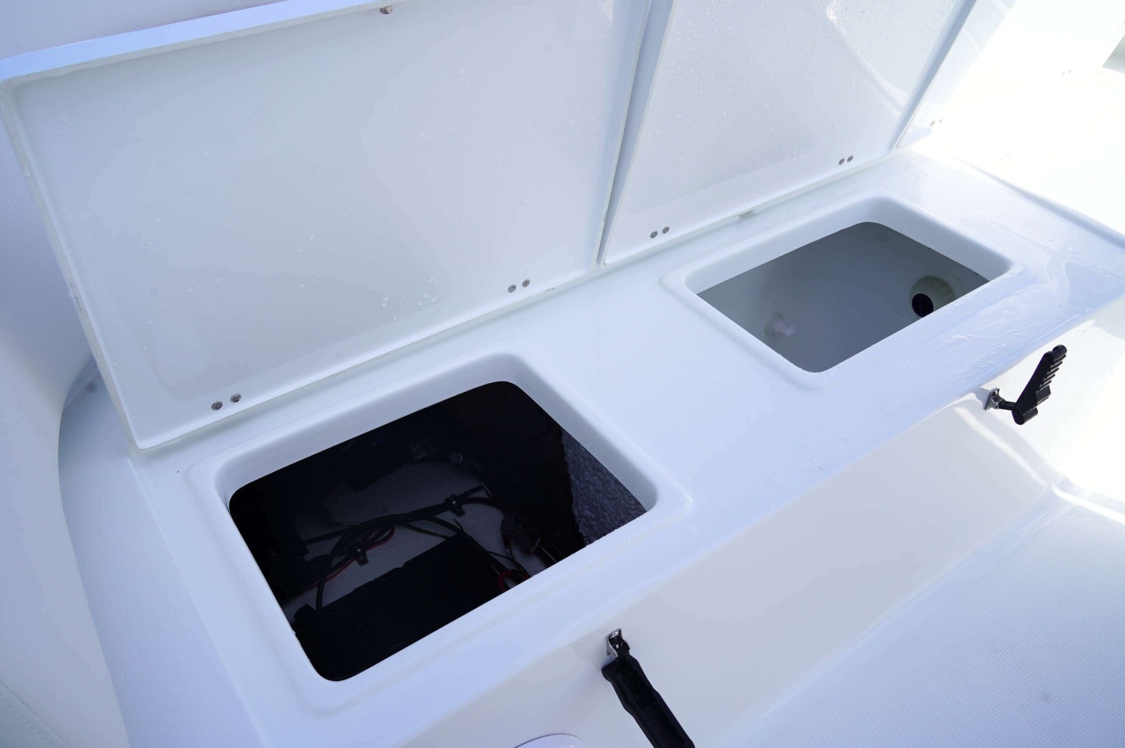 2026 Sea Hunt Ultra 245SE - Image 23