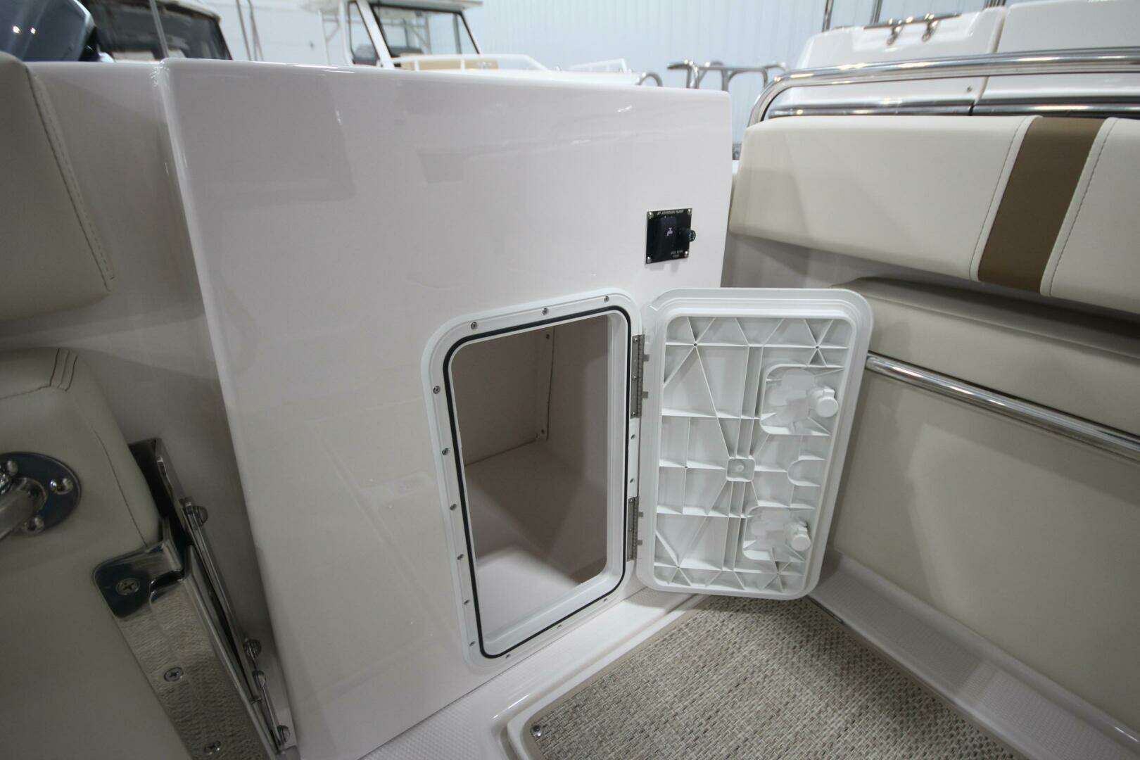 2026 Ranger Tugs R-25 Luxury Edition - Image 18