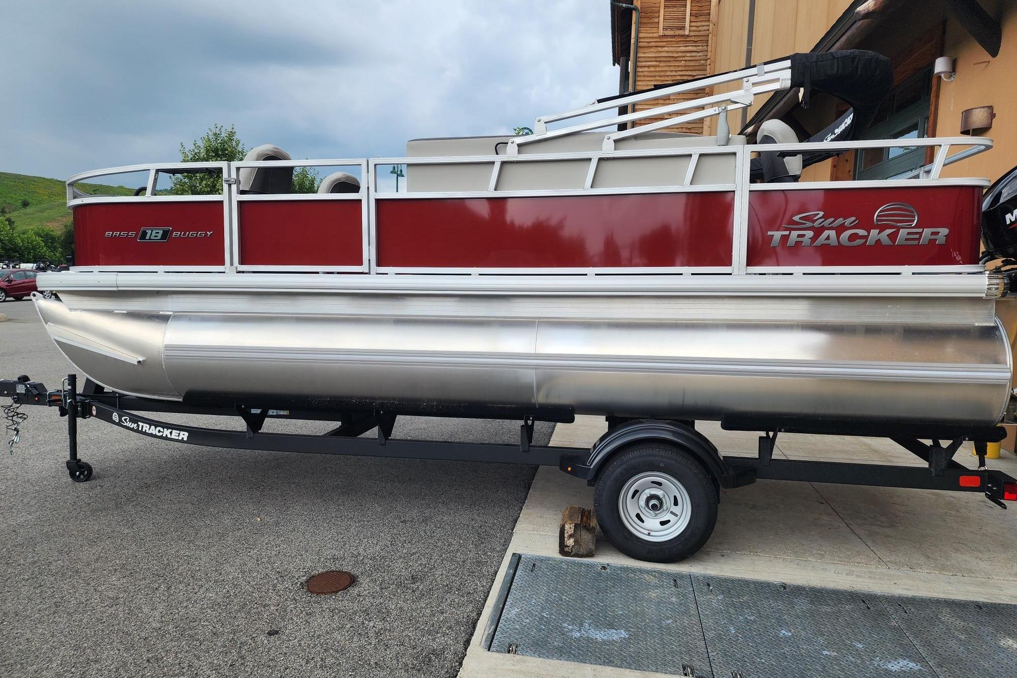2026 Sun Tracker Bass Buggy 18 DLX