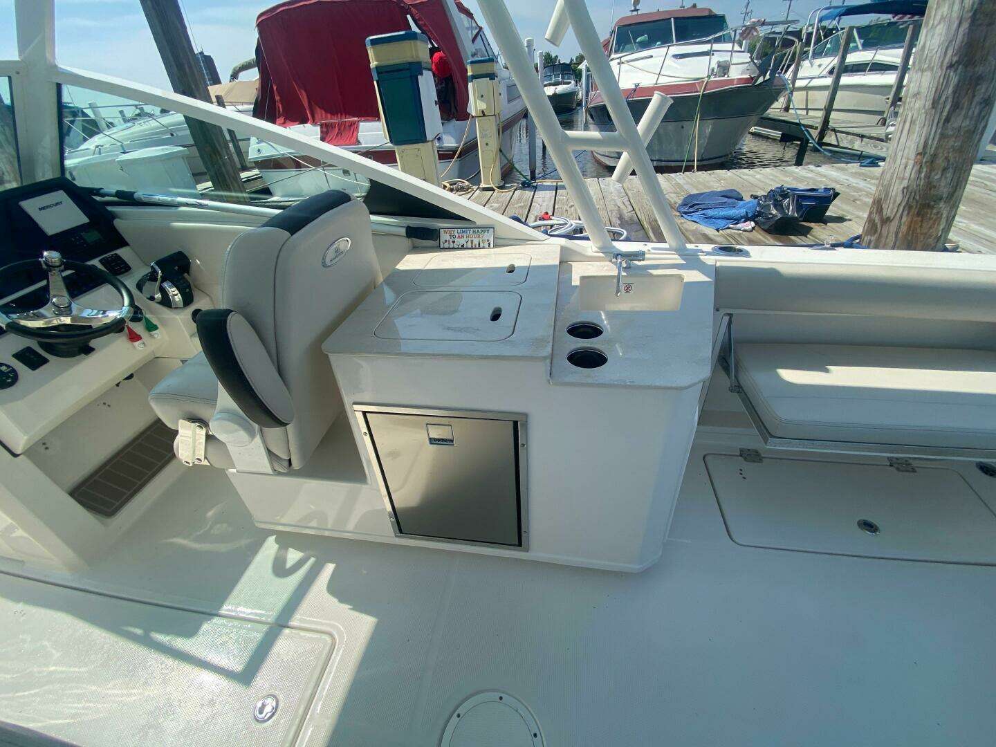 2022 Sailfish 276 Dual Console - Image 16