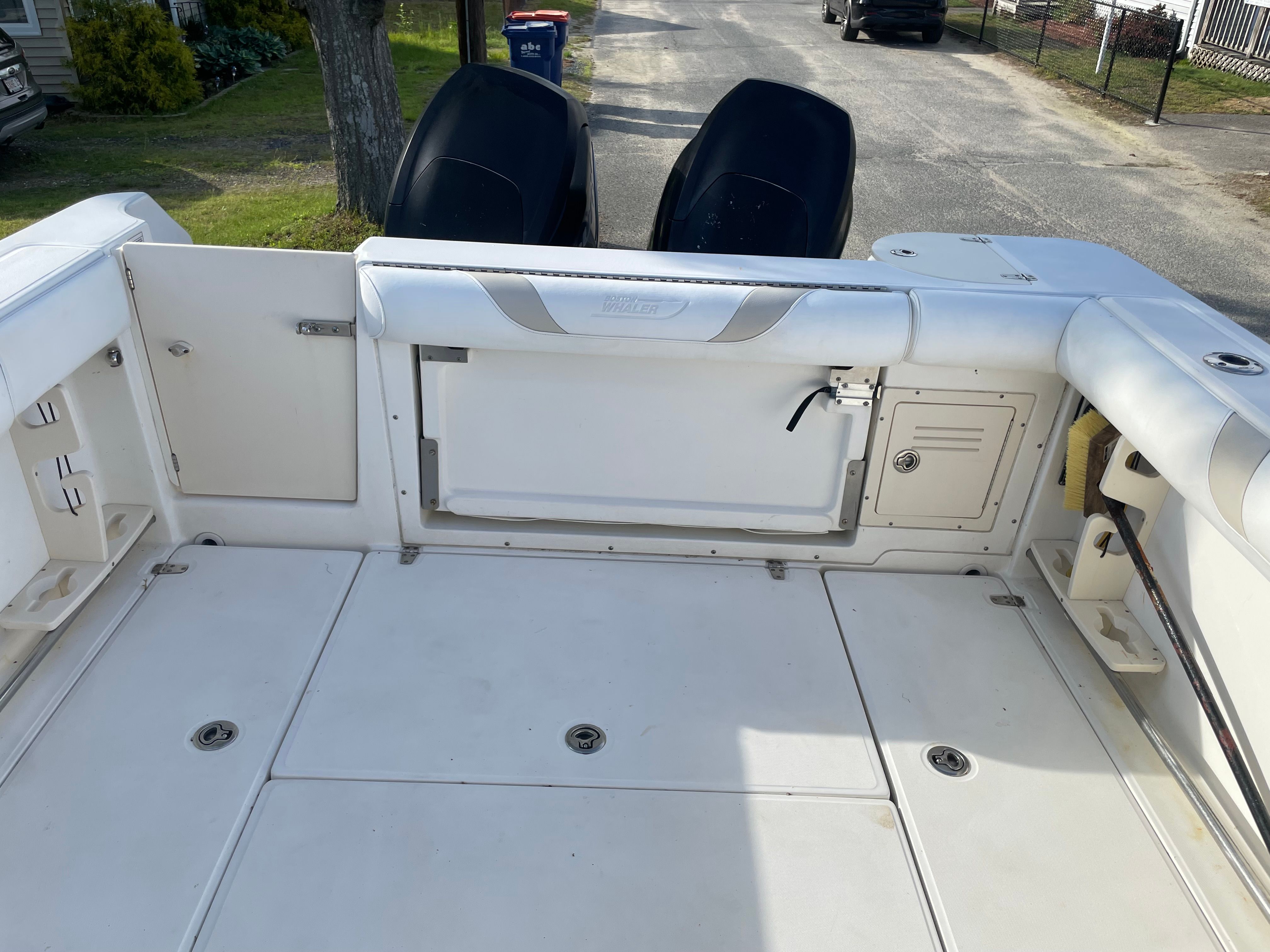 2009 Boston Whaler 255 Conquest - 47