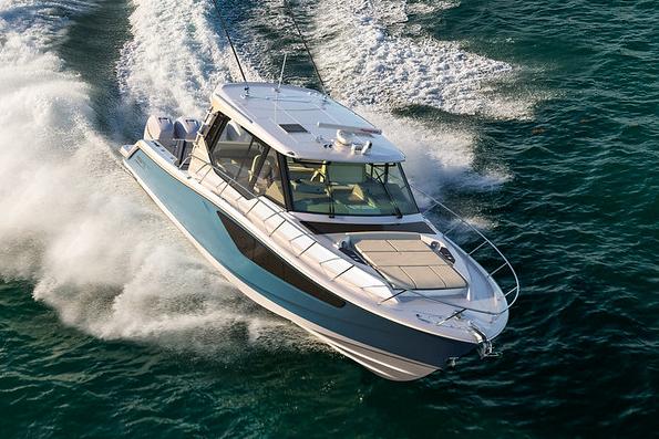2026 Boston Whaler 405 Conquest