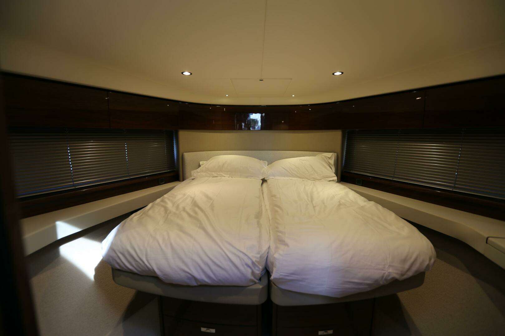 2024 Princess Princess F45 - Image 28
