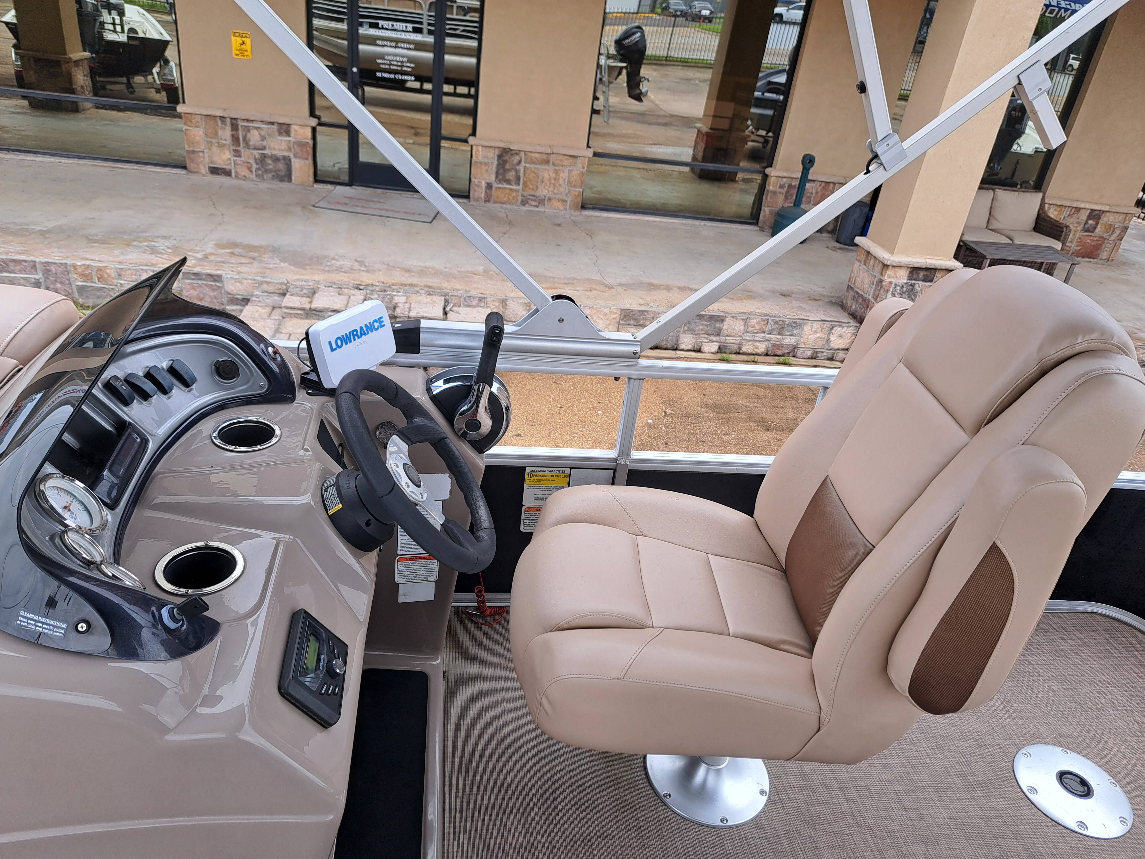2022 Sun Tracker FB20 DLX - 22