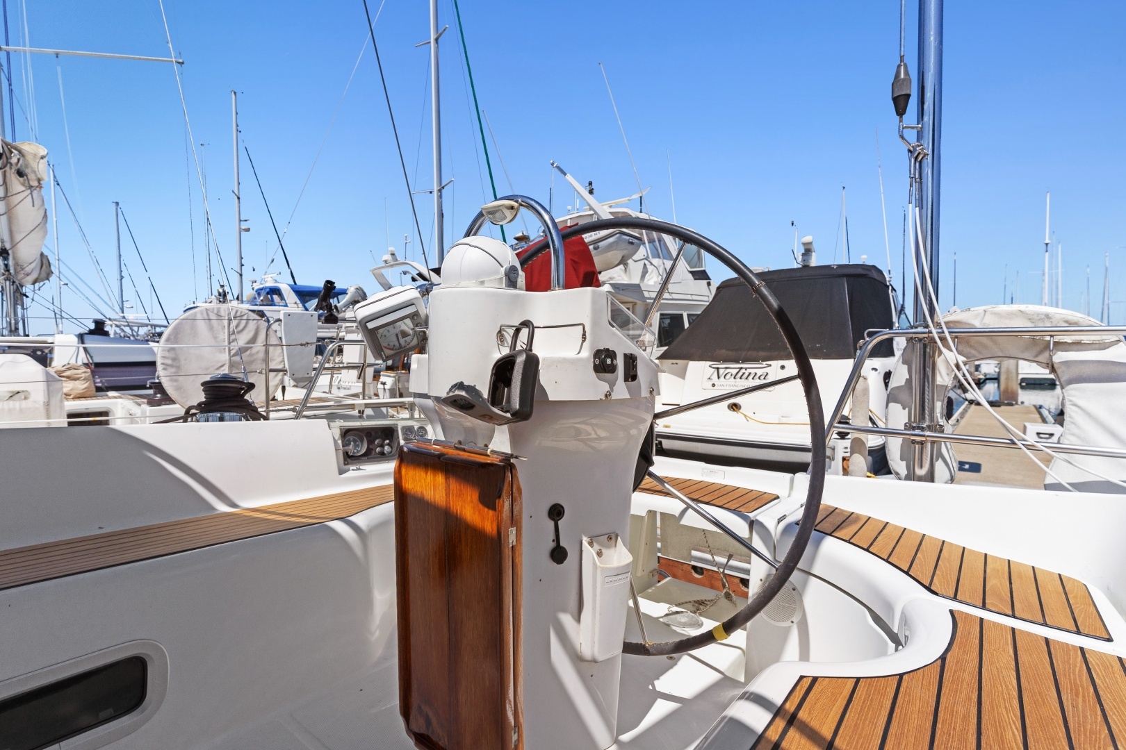 2001 Beneteau — - Image 9