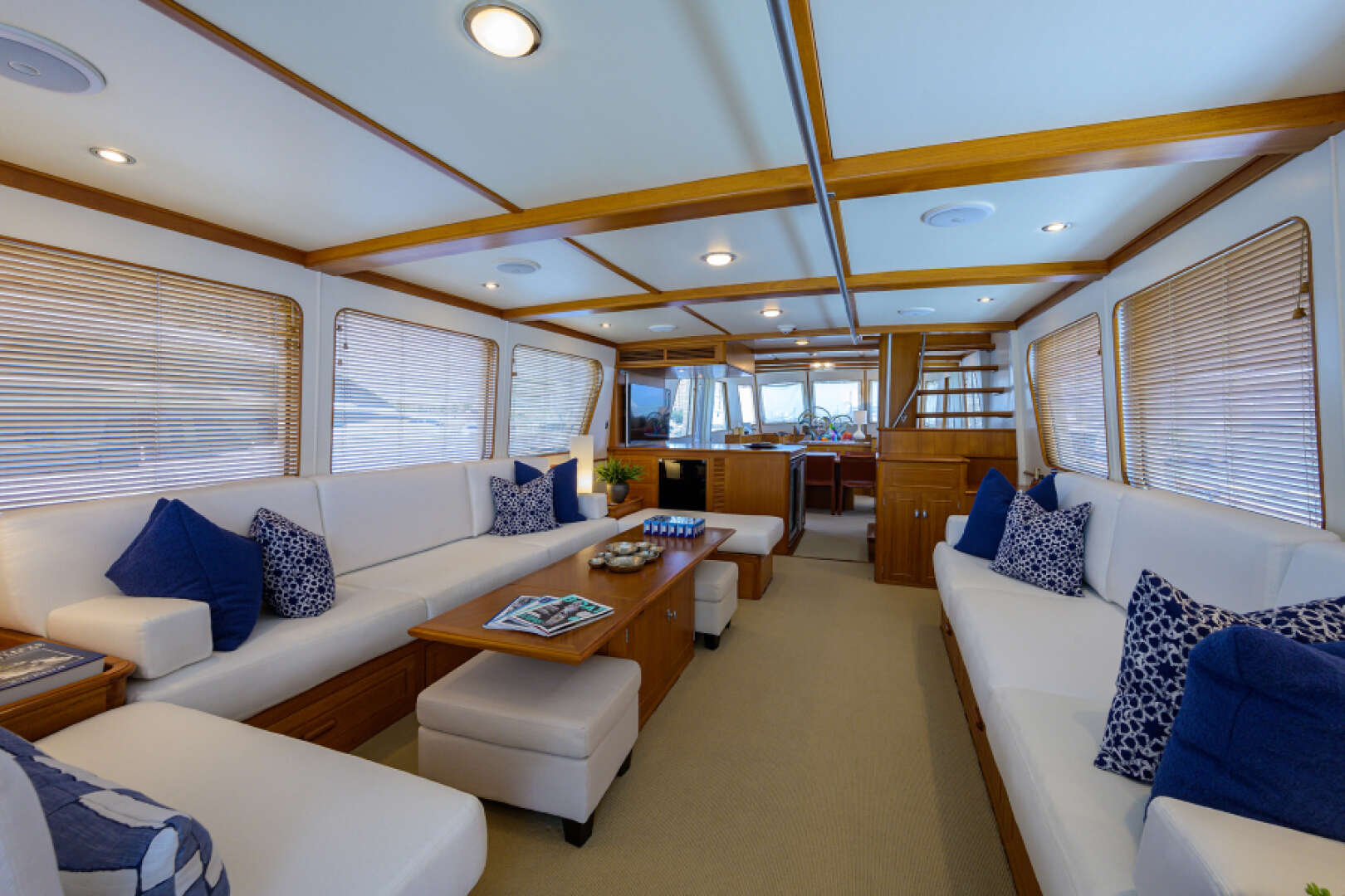 2003 New England Boatworks Enclosed Raised Pilothouse - Image 8