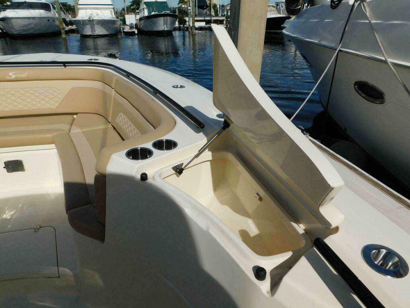 2024 Scout 330 LXF - Image 13