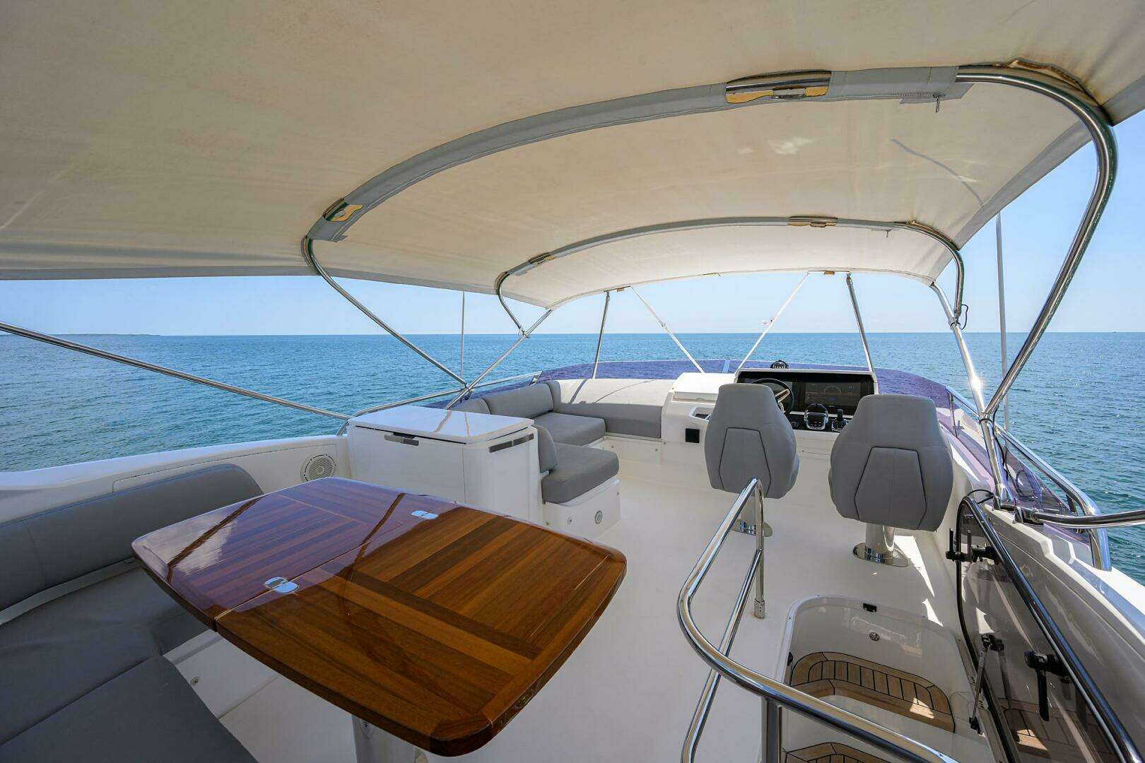 2018 Princess F49 - Image 24
