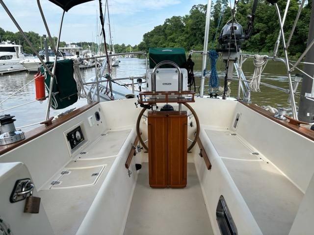 1988 Island Packet 38 - 16