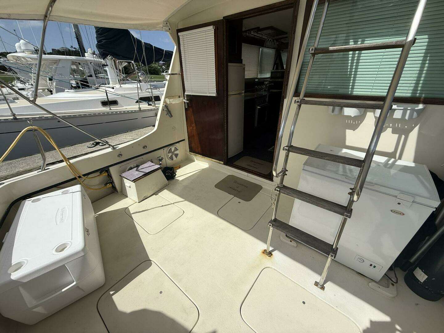 1979 Hatteras 37 Convertible - Image 8