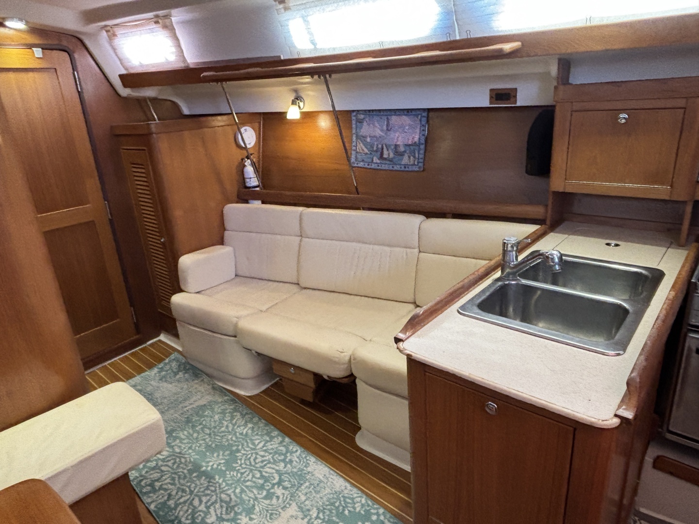 2003 Catalina 350 - Image 6