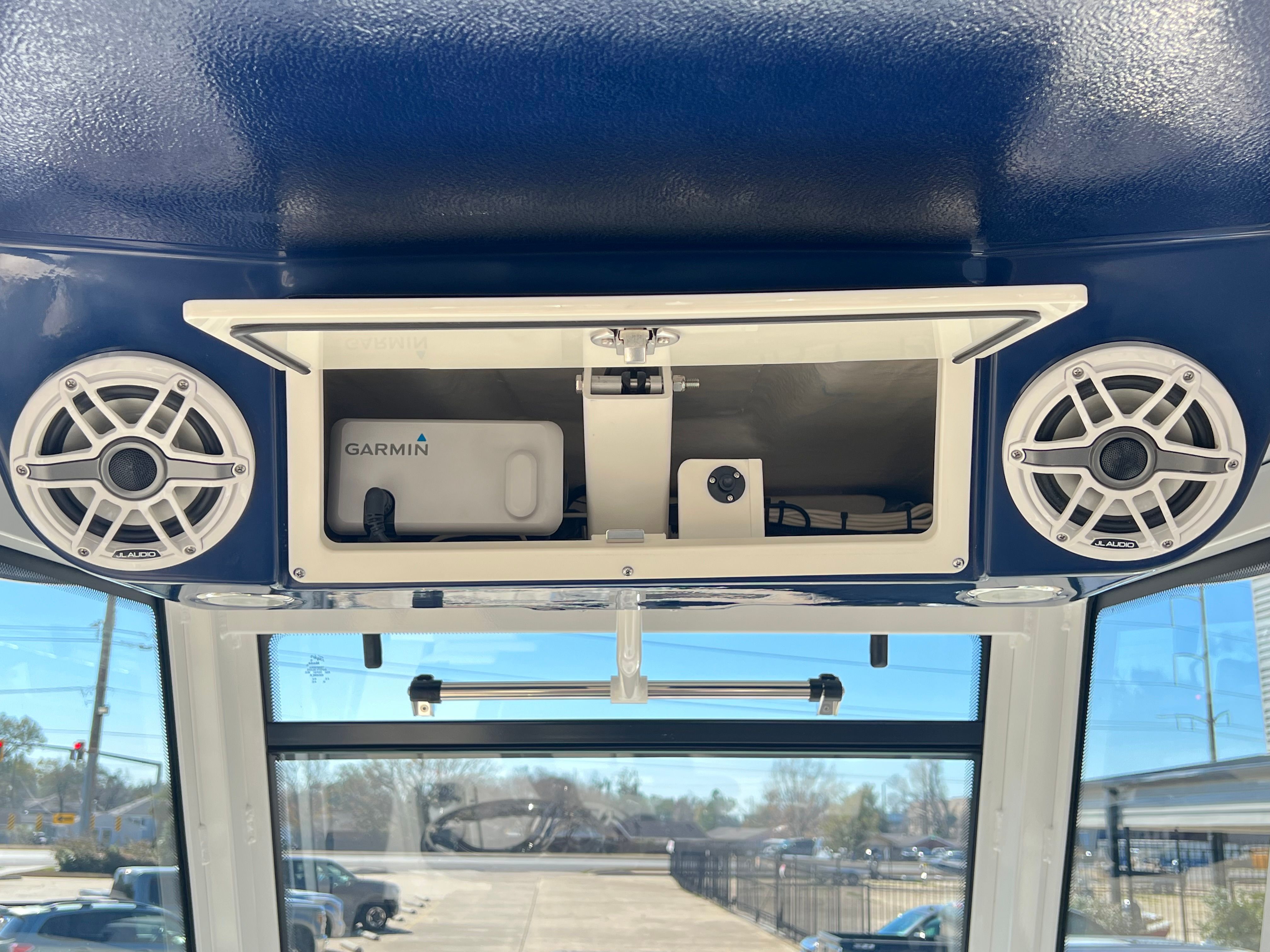 2026 Robalo R270 Center Console - 11