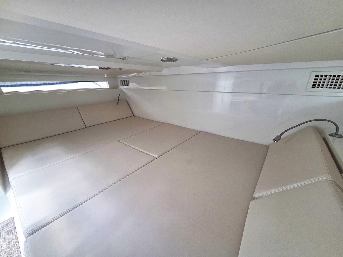 2026 De Antonio Yachts D32 - Image 39