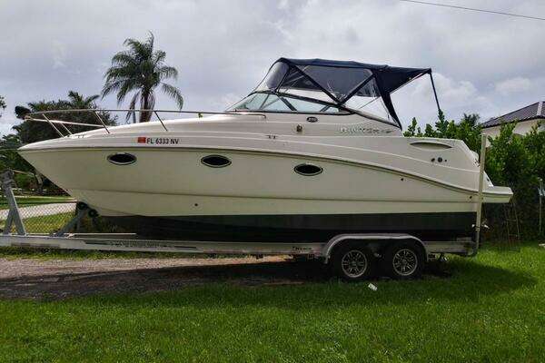 2009 Rinker 280 Express Cruiser