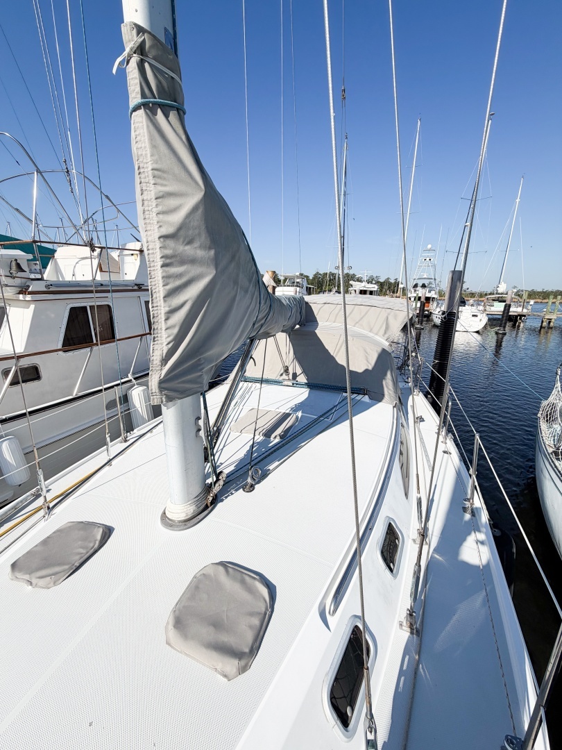 1996 Catalina 36 Mk II - Image 12