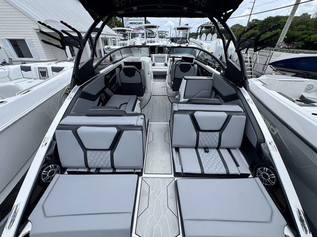 2026 Yamaha Boats 255XE - 4