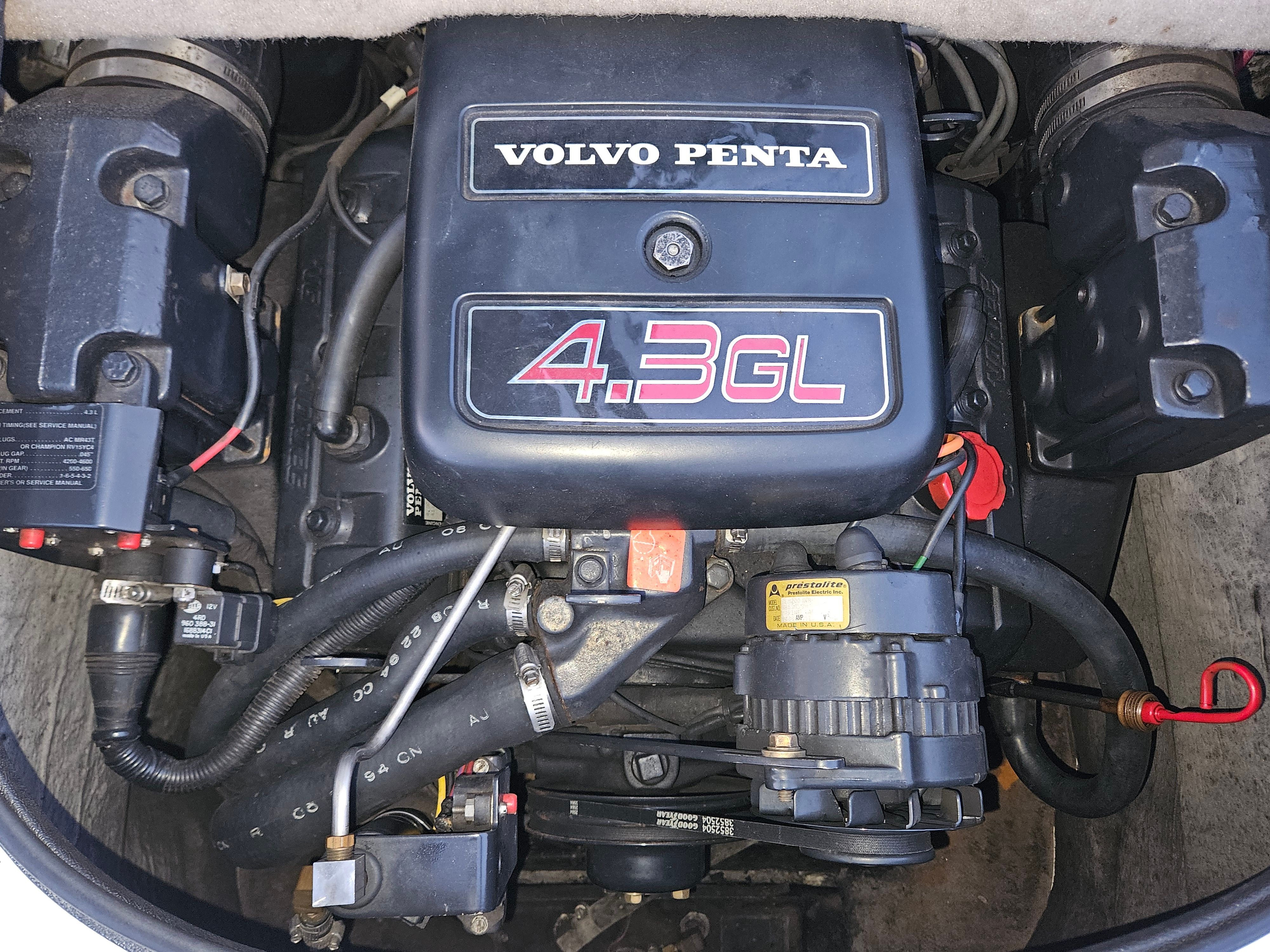 Engine compartment of a 1996 Wellcraft Excel with a Volvo Penta 4.3GL engine.
