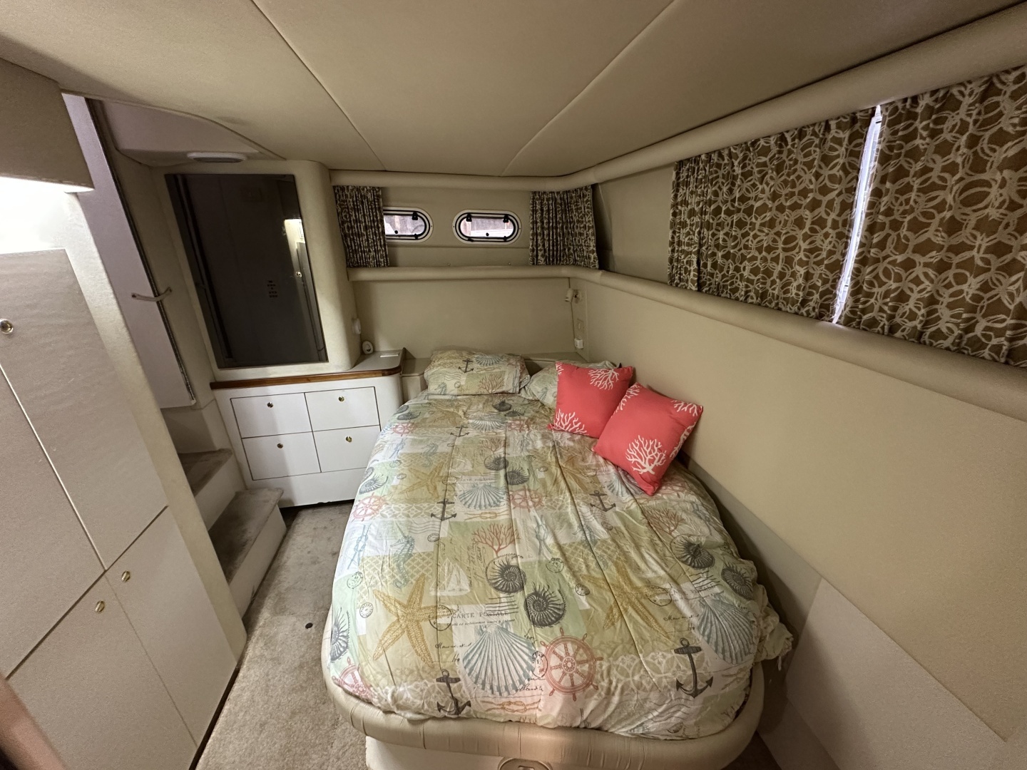 1998 Cruisers Yachts 3650 Aft Cabin - Image 56