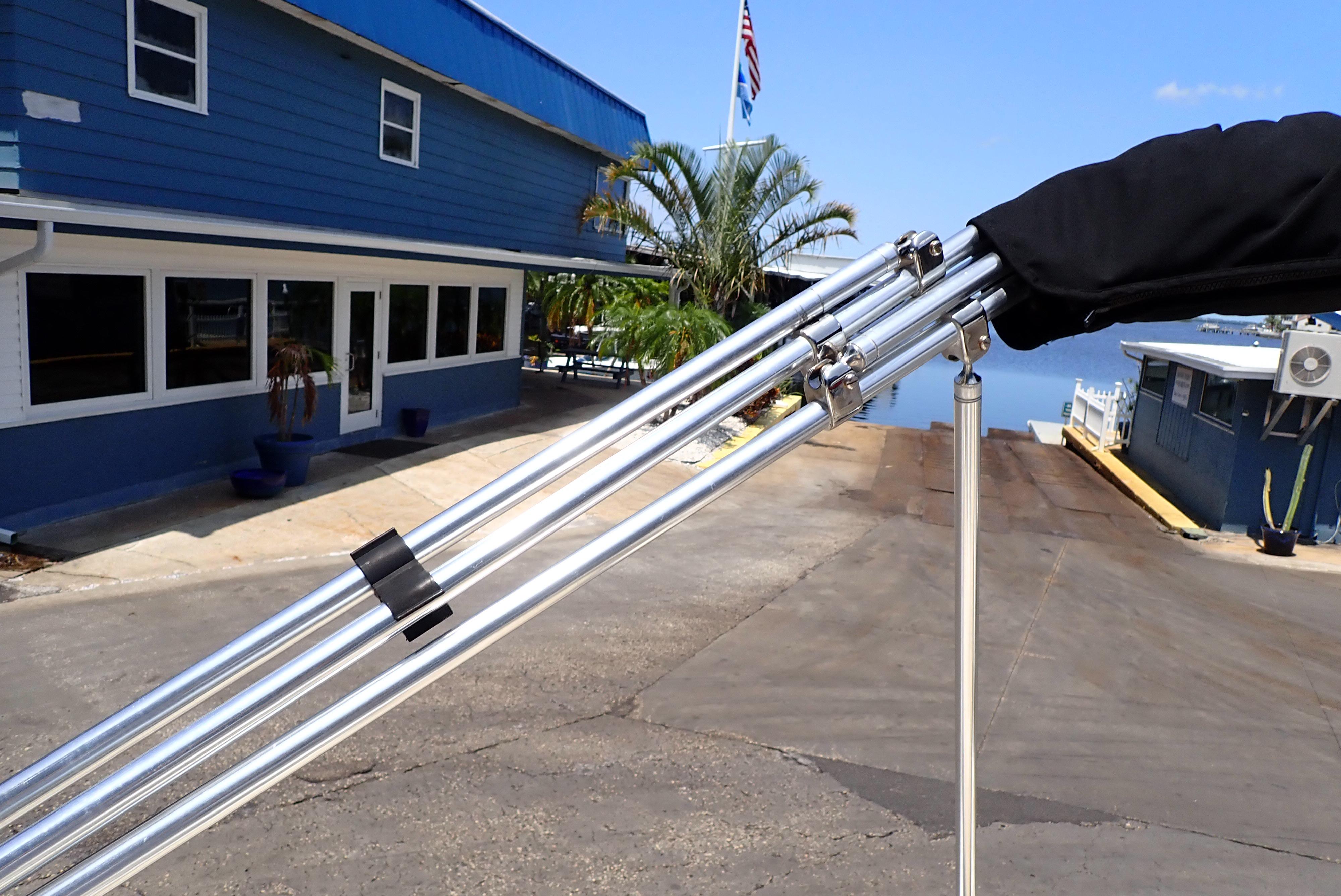 2021 NauticStar 223 DC - 59