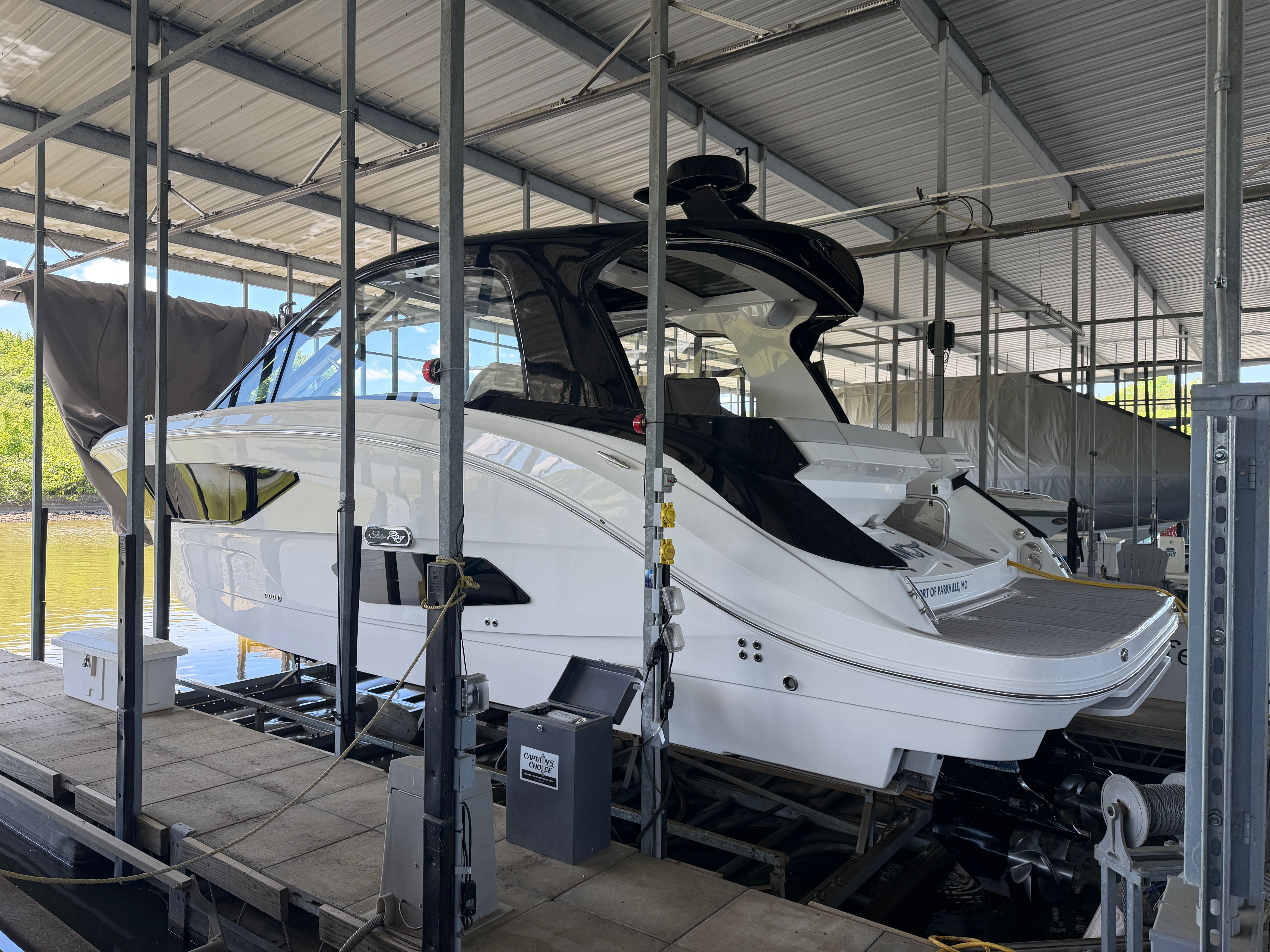 2023 Sea Ray 370 DA