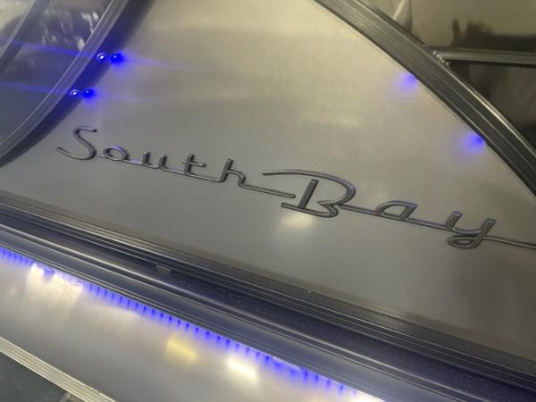 South Bay 525 RS 3.0 Arch 2026 model with illuminated blue accents.