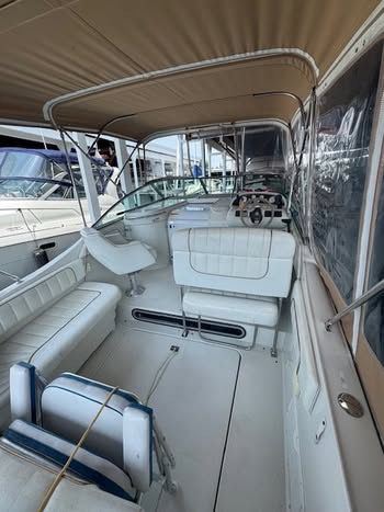 2000 Larson Cabrio 270 Mid Cabin - 5