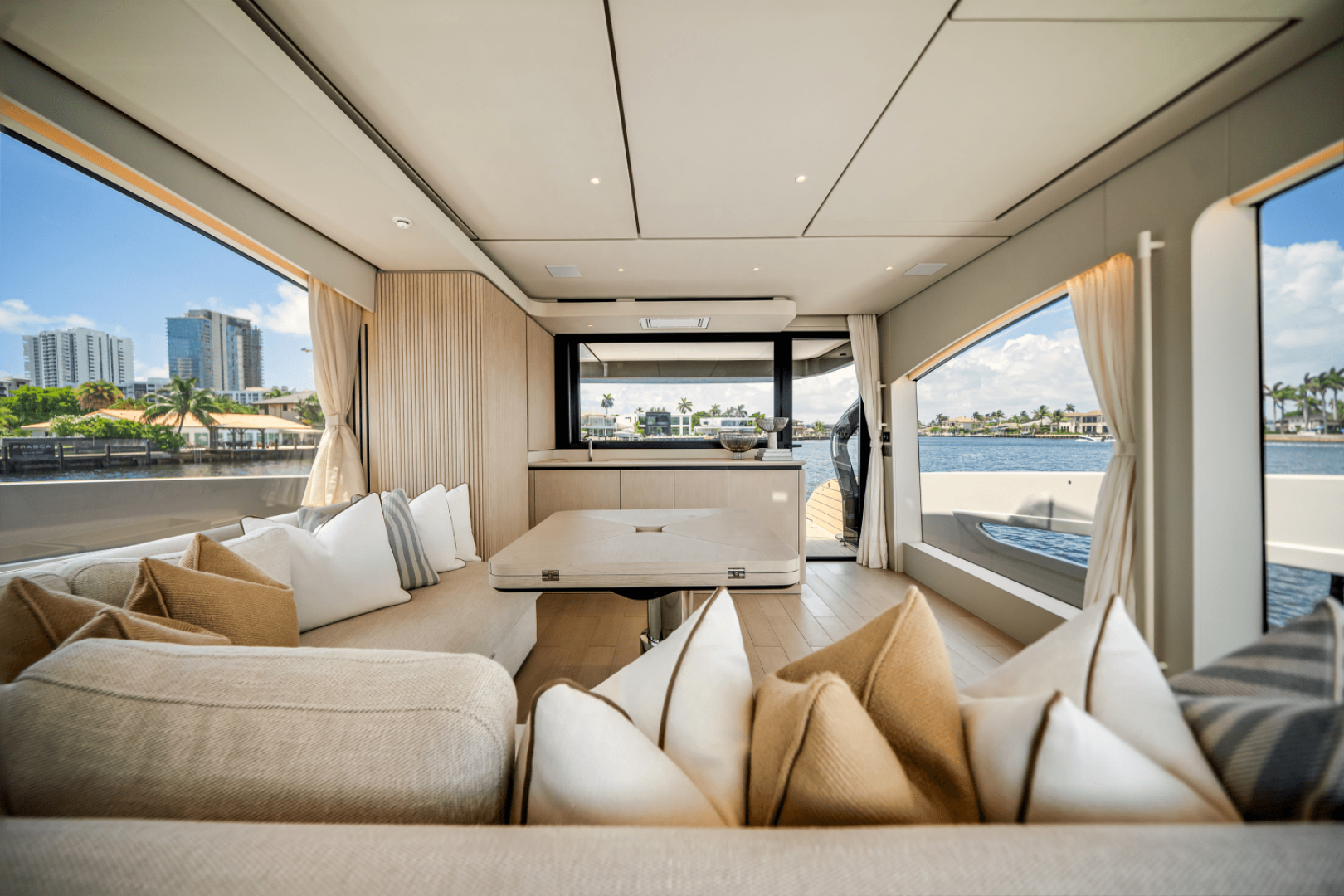 2025 Azimut Seadeck 6 - Image 35