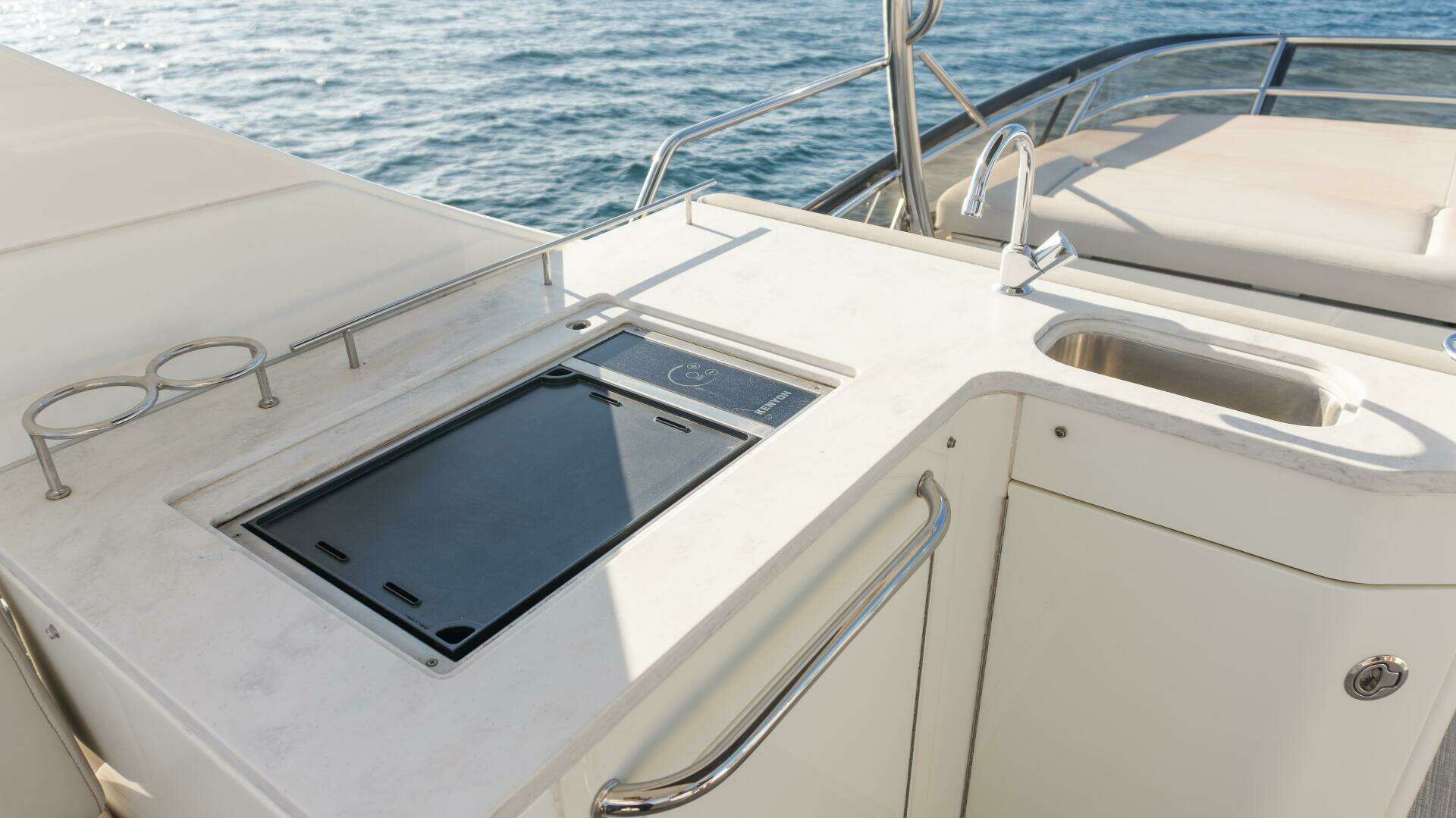 2017 Sea Ray 51 Flybridge - Image 28