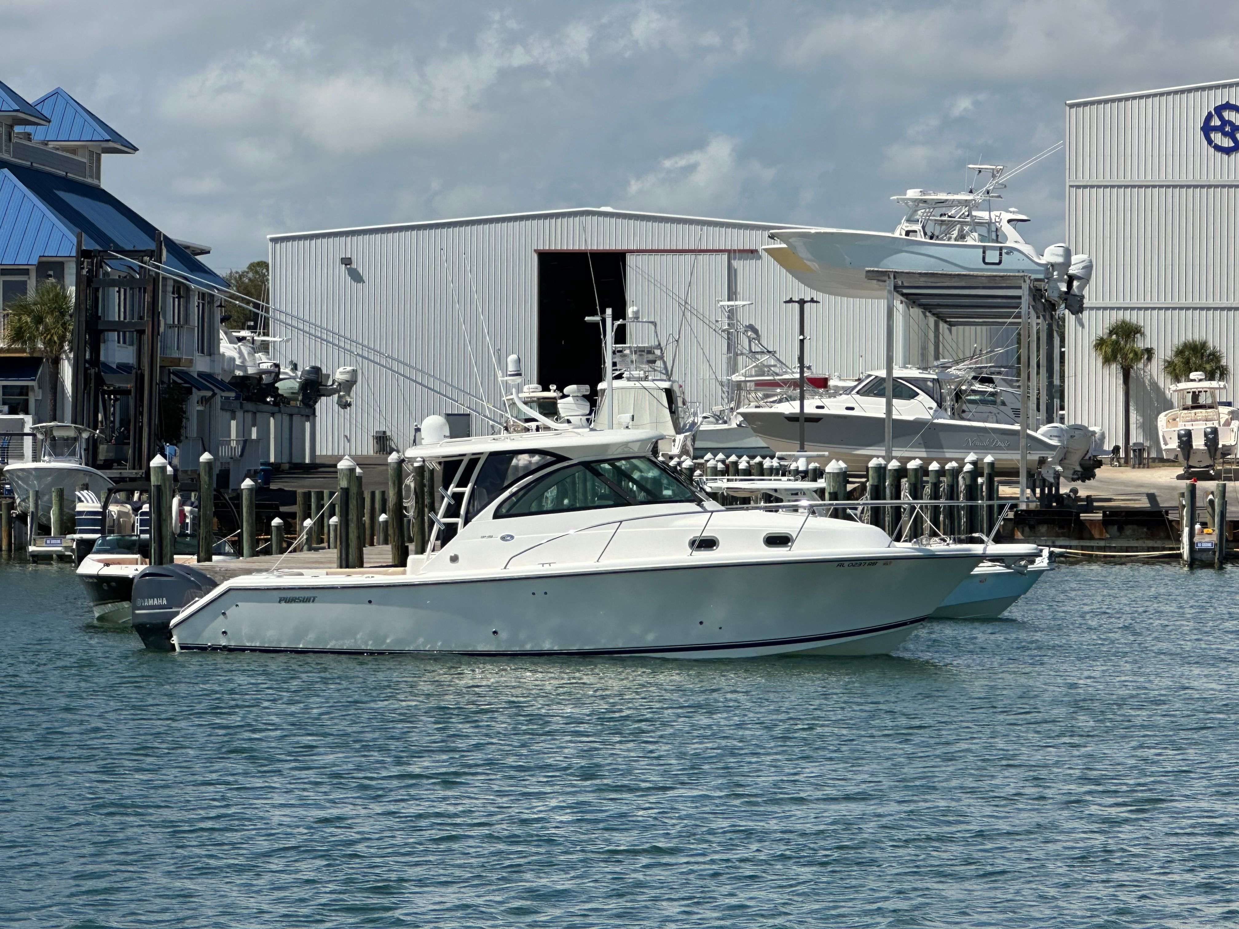 2015 Pursuit 345 Offshore