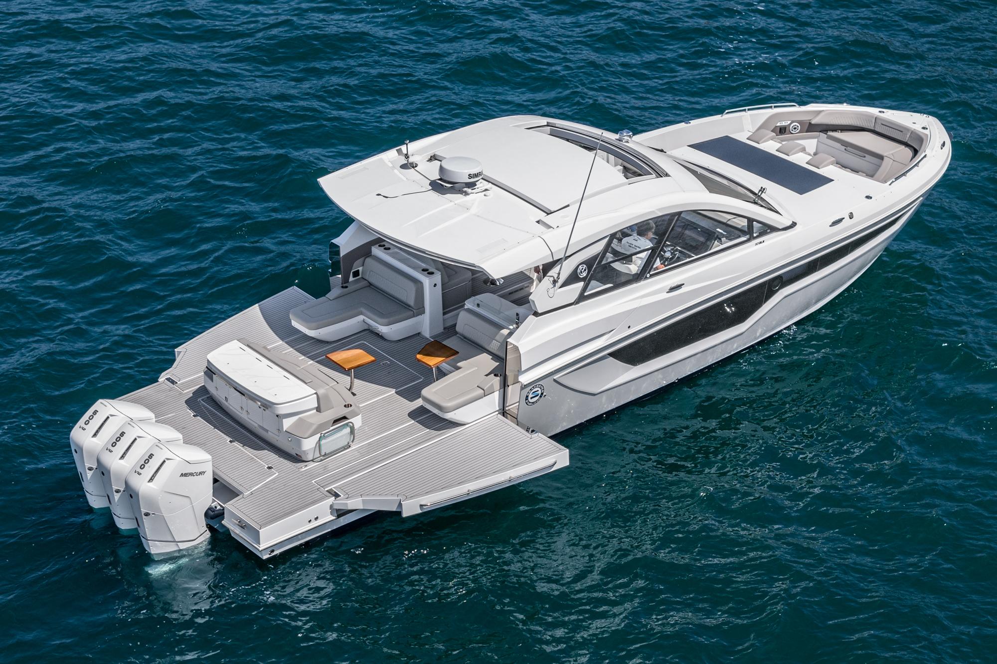 2025 Cruisers Yachts 50 GLS