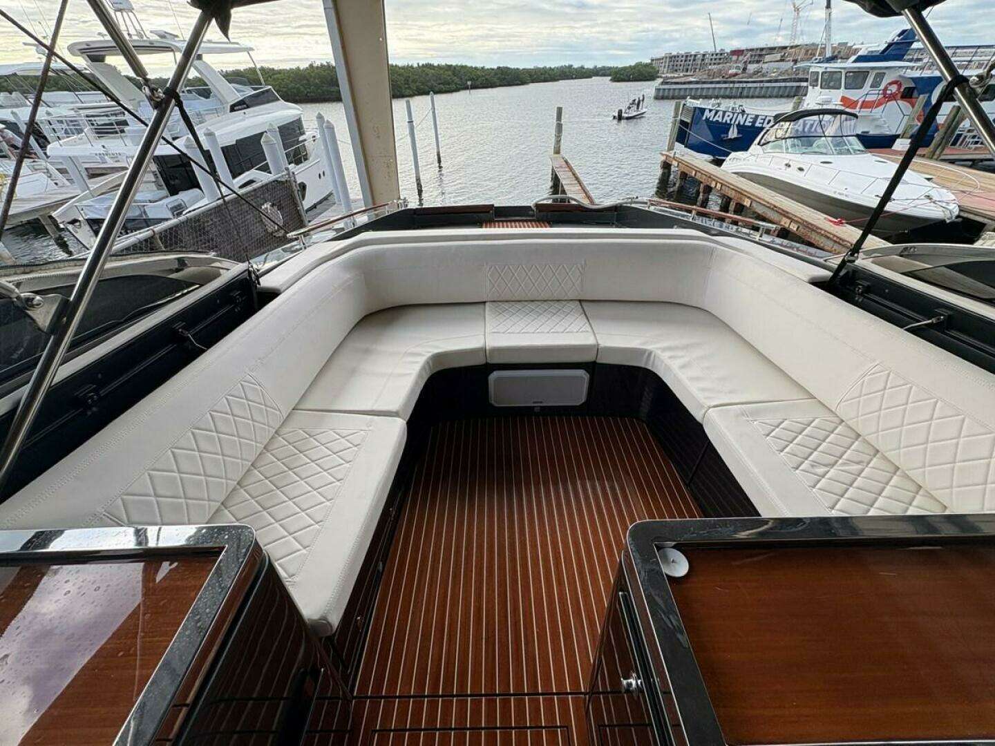 2017 Riva Rivamare - Image 11