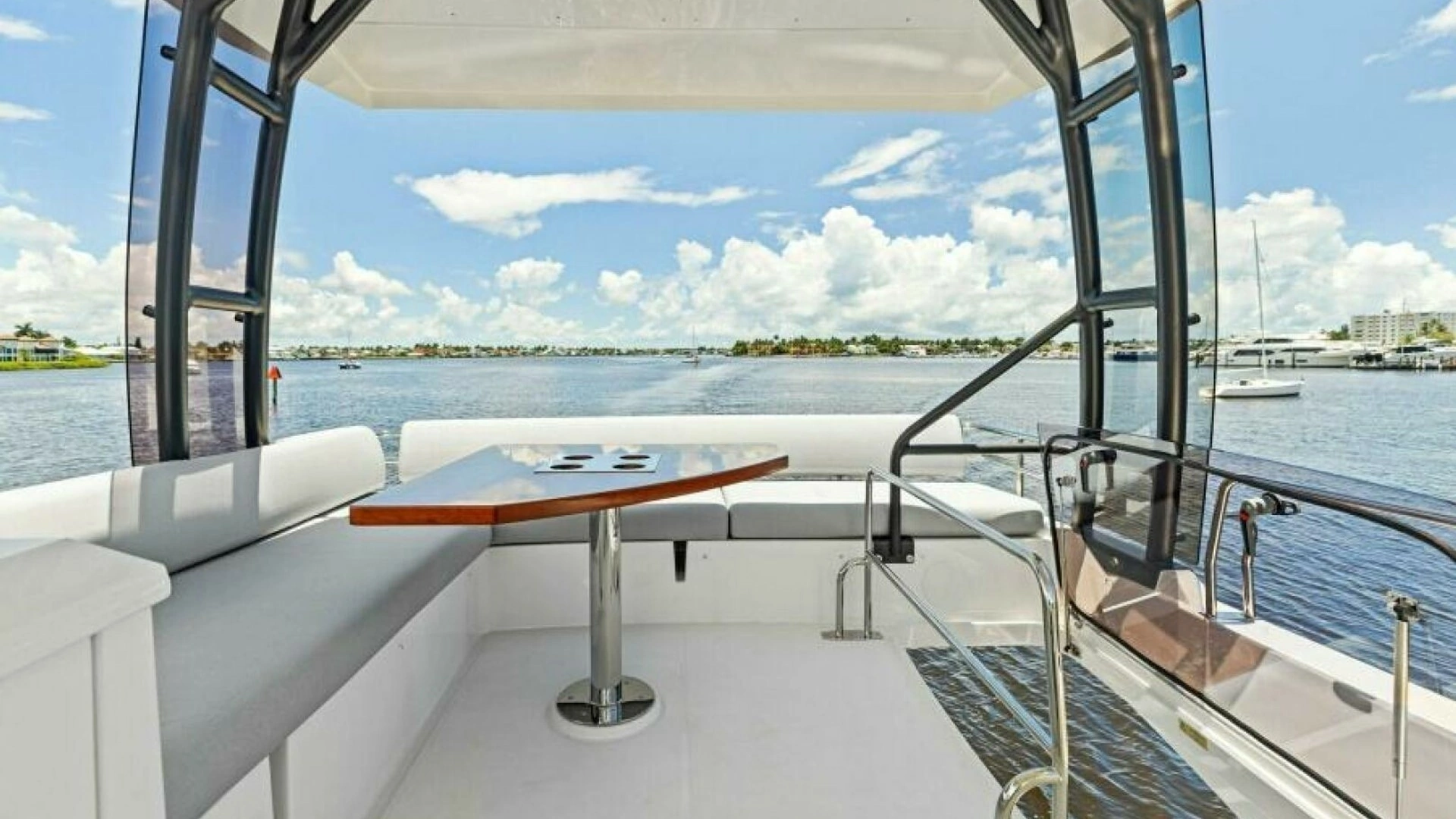 2025 Prestige 460 - Image 36