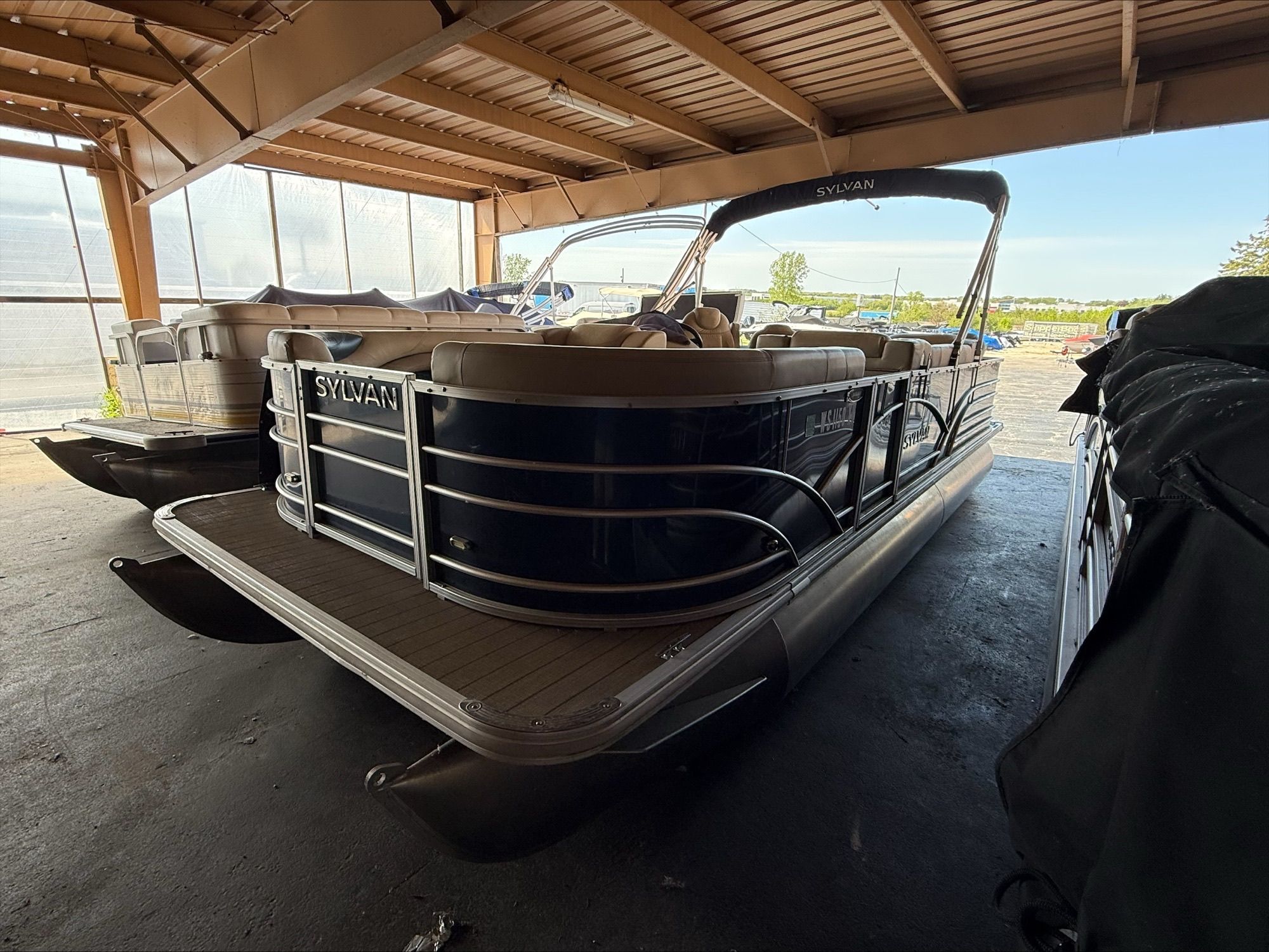 2018 Sylvan 8522 Mirage Cruise