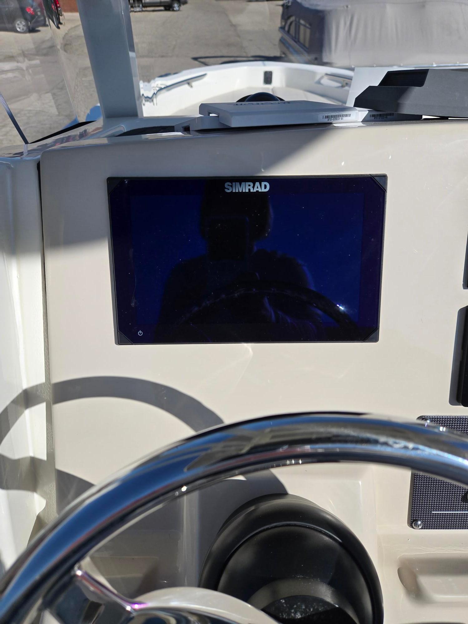 2025 Boston Whaler 250 Dauntless - 14