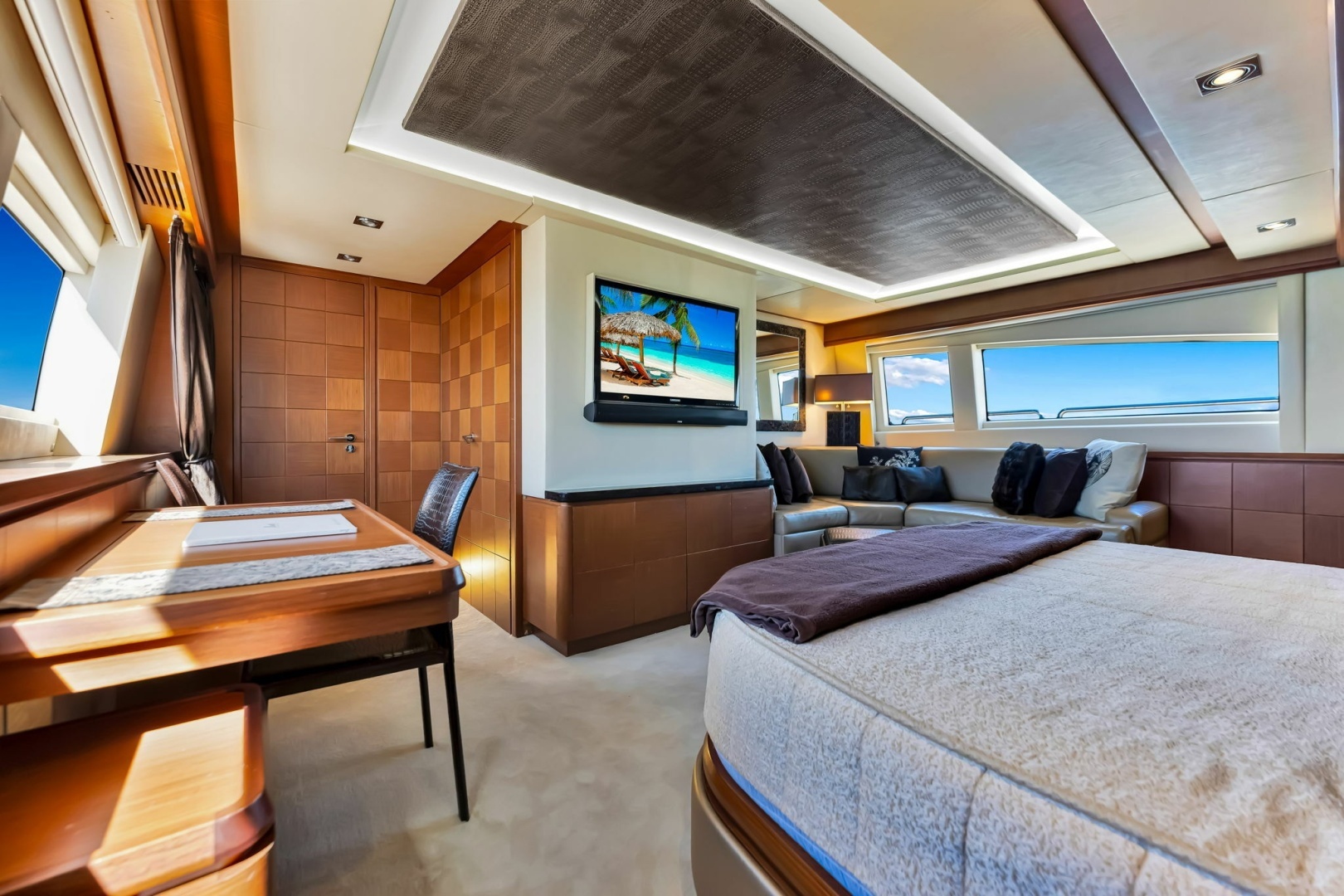 2005 Azimut 105 - Image 89