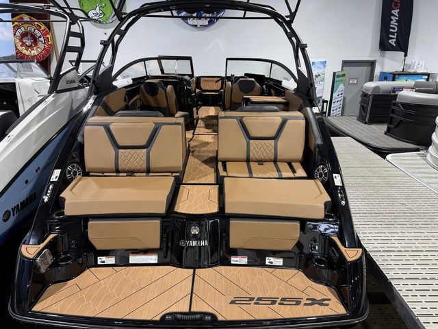 2026 Yamaha Boats 255XD - 5