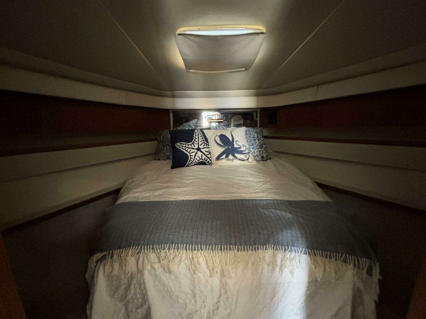 1993 Tiara Yachts 4300 Convertible - Image 34