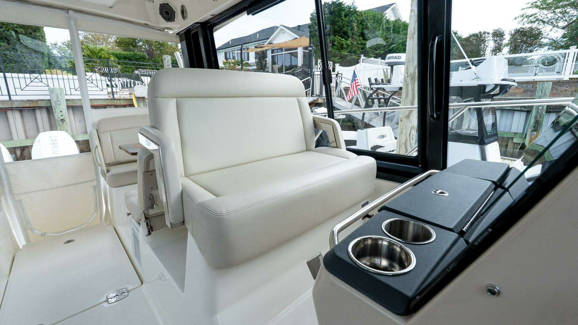 2024 Boston Whaler 405 Conquest - Image 45