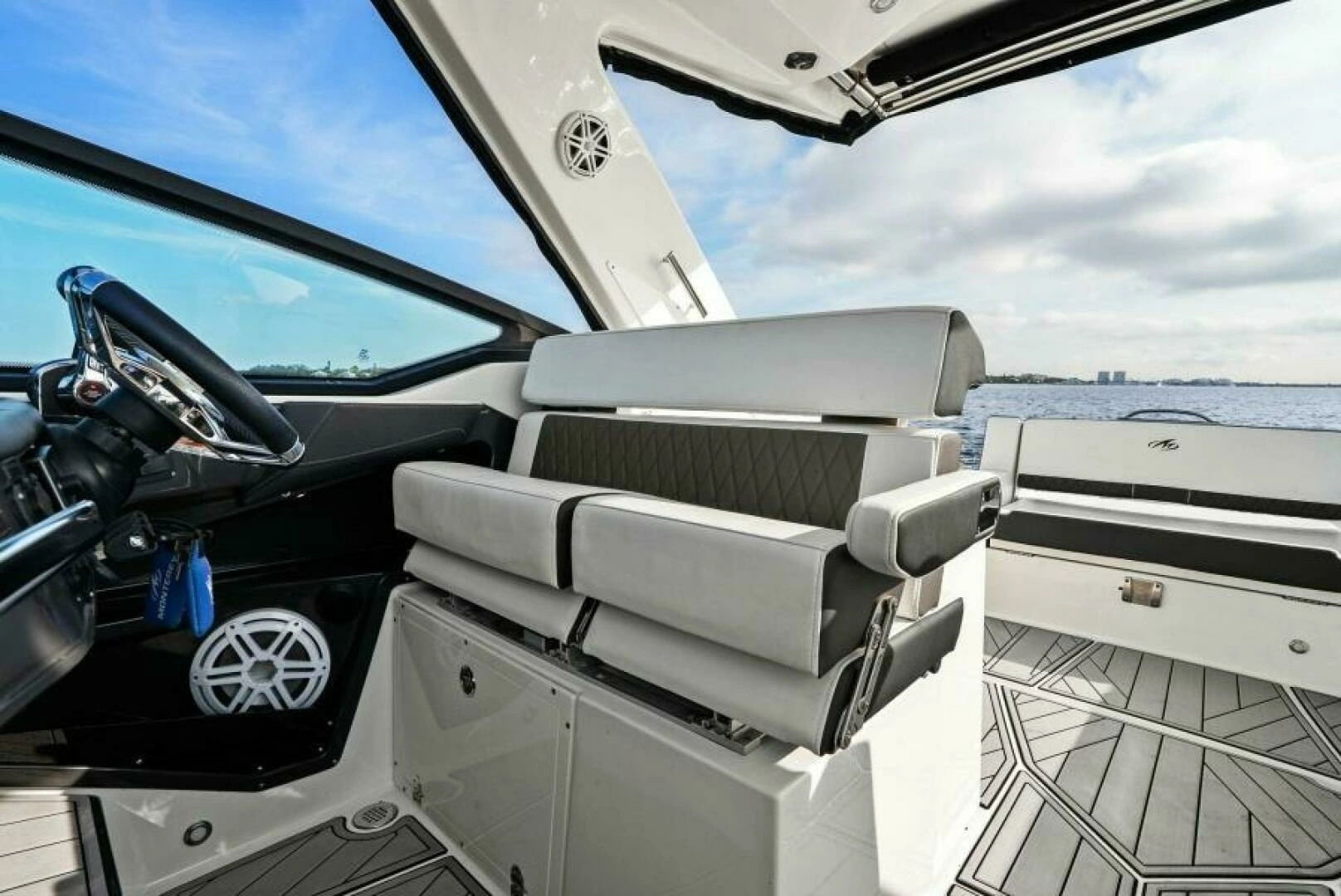 2023 Monterey 385 SS - Image 7