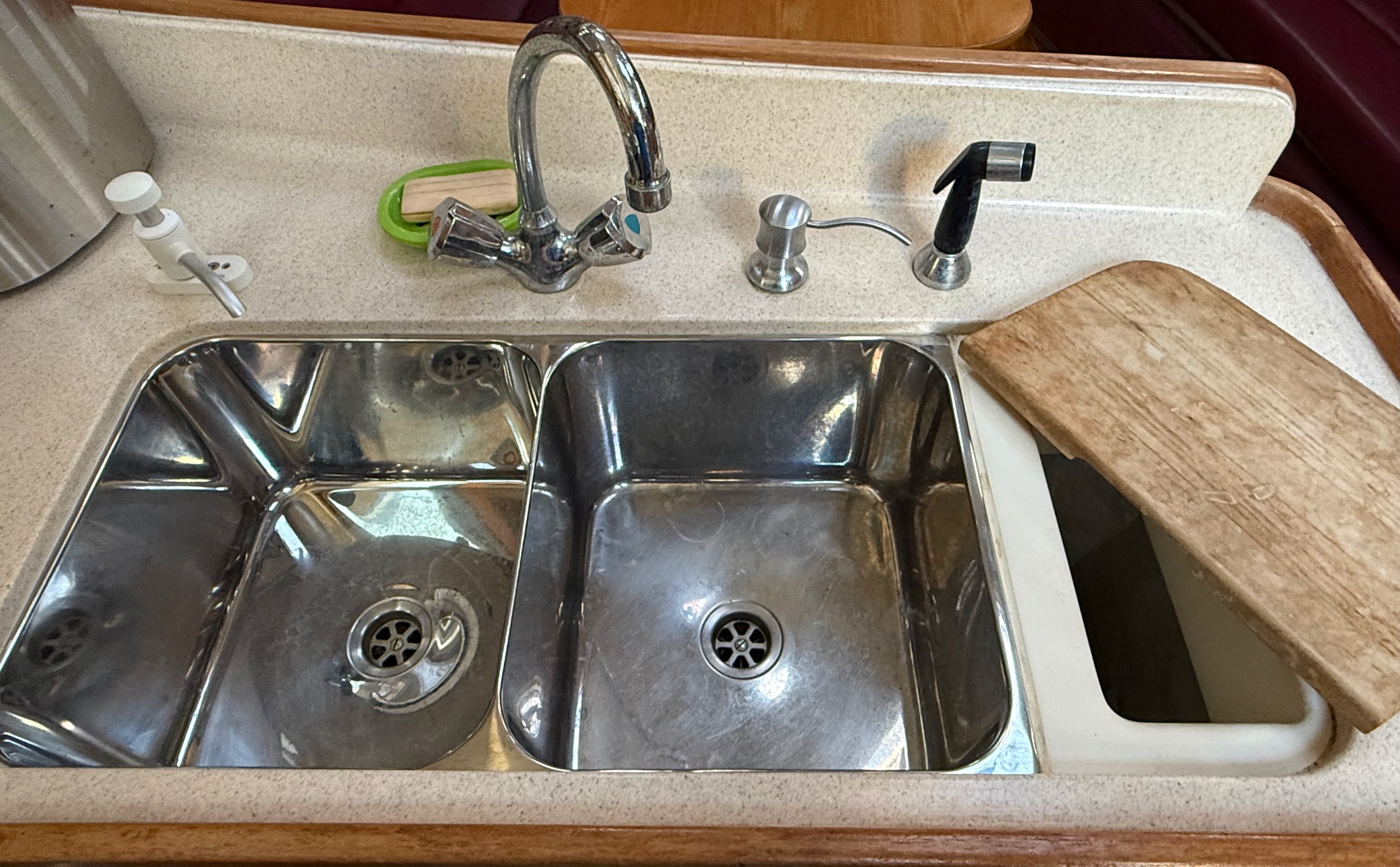 2001 Catalina 380 - 45