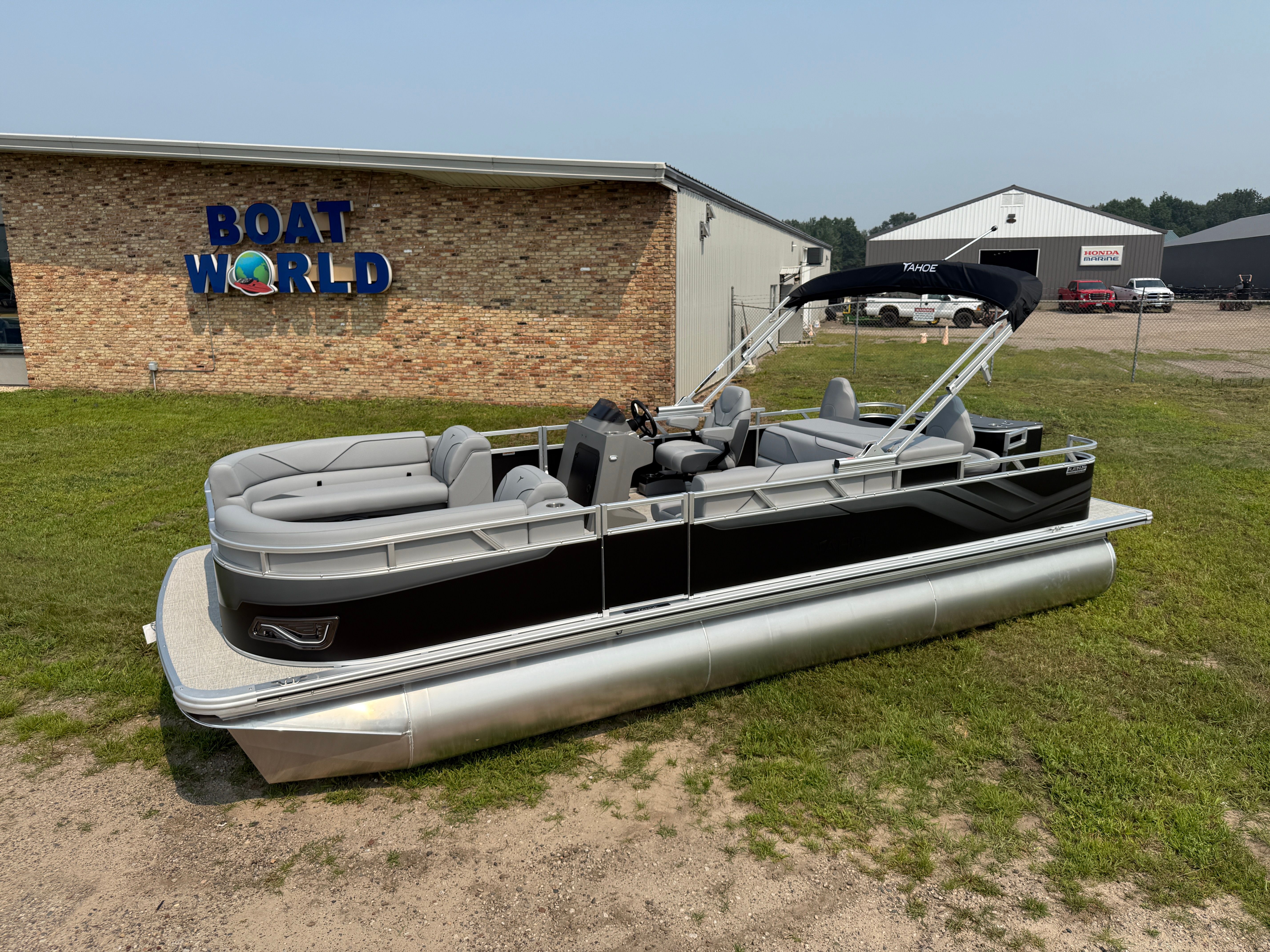 2026 Tahoe Sport Rear Fish 2385 & 4-Stroke $33995