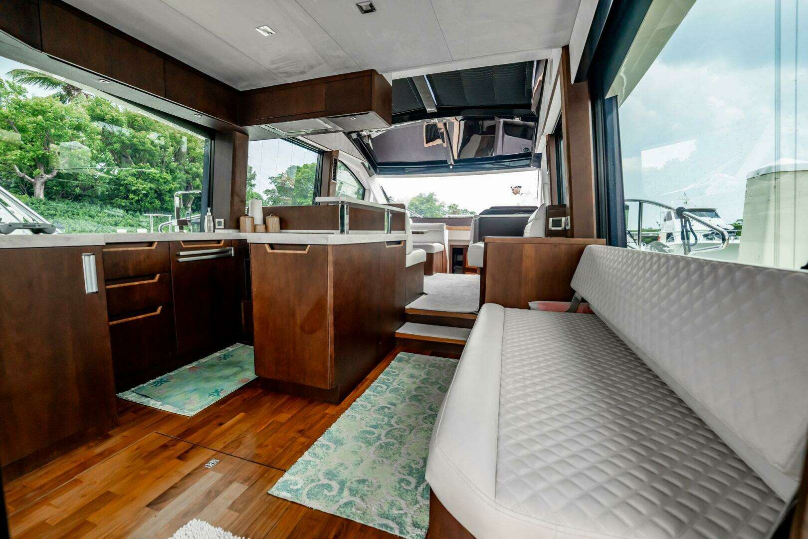 2017 Galeon 510 Skybridge - Image 15