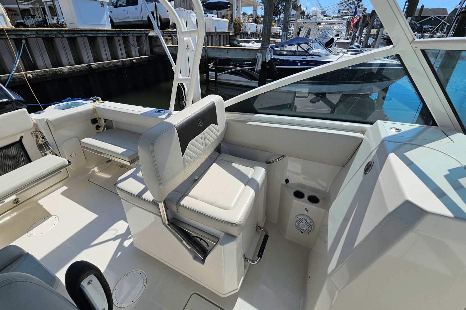 2023 Sailfish 276 DC - 25