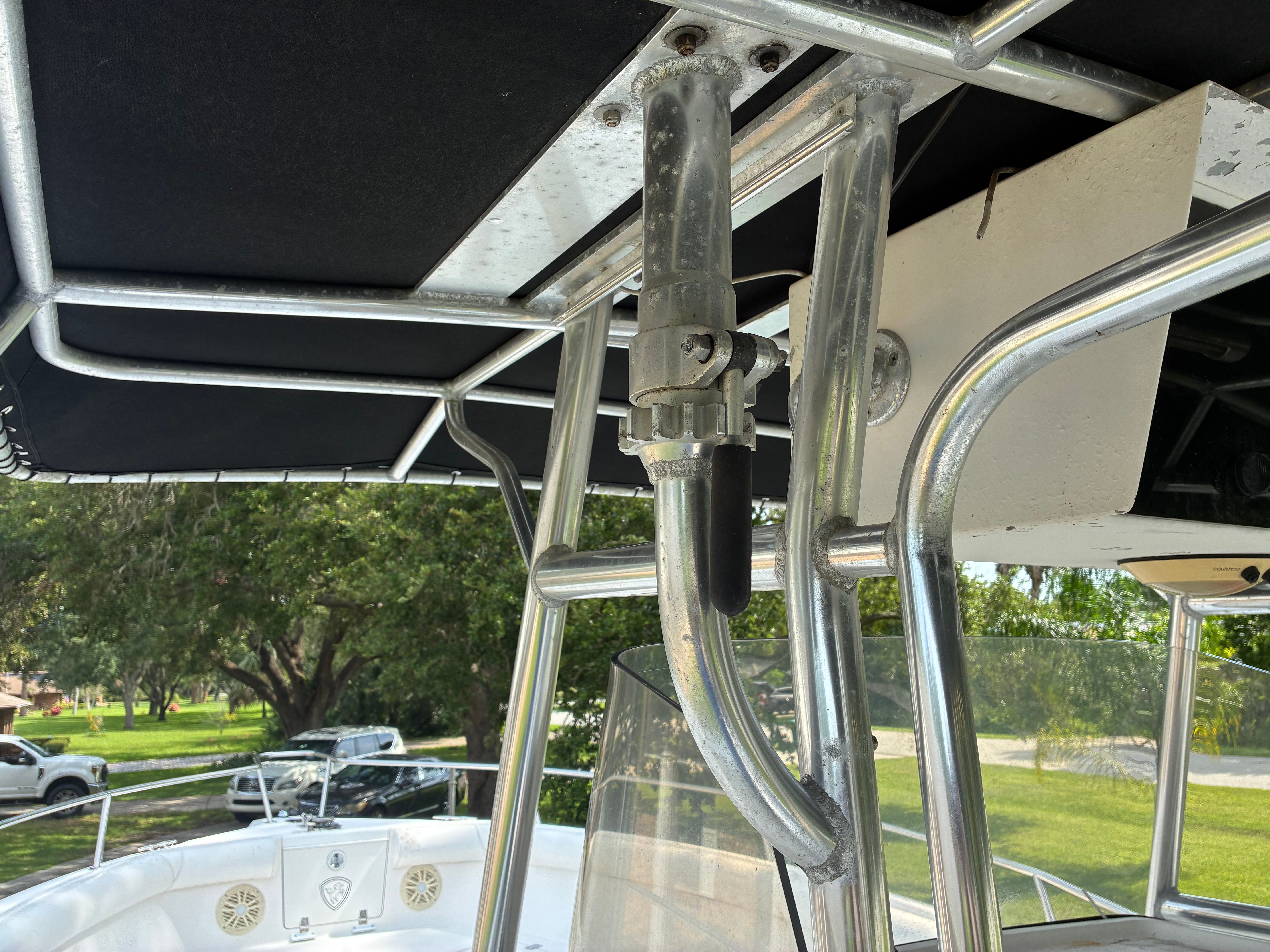 2001 Century 3200 Center Console - 7