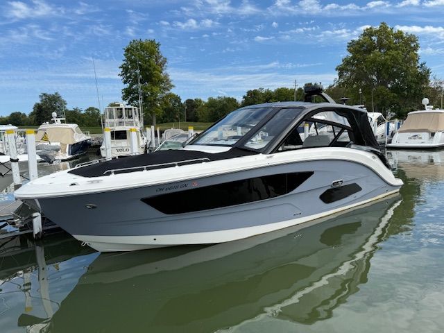 2024 Sea Ray Sundancer 370 Outboard