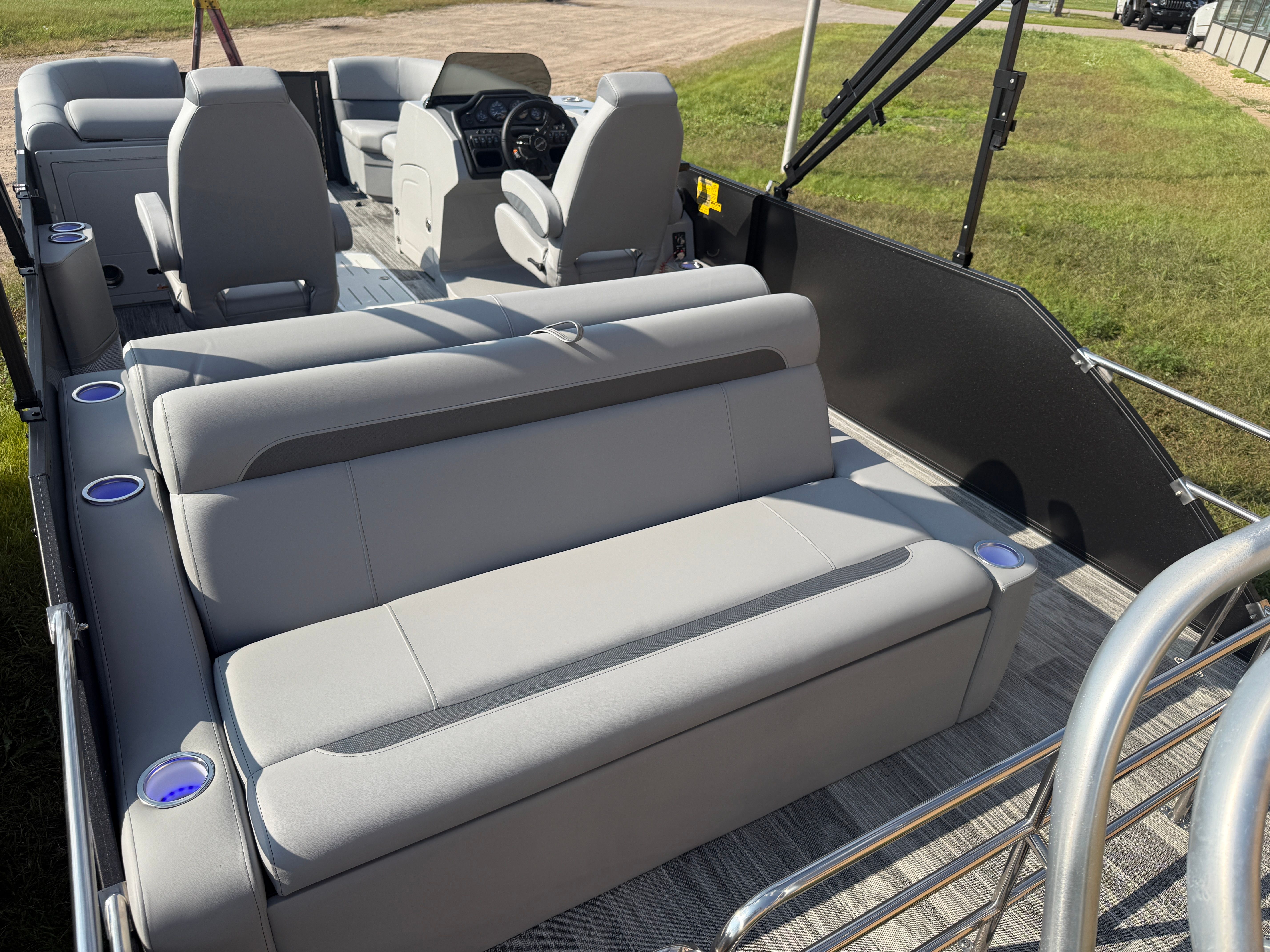 2026 Bentley Pontoons Legacy 223 Swingback Tritoon & Honda 4-Stroke EFI - 21